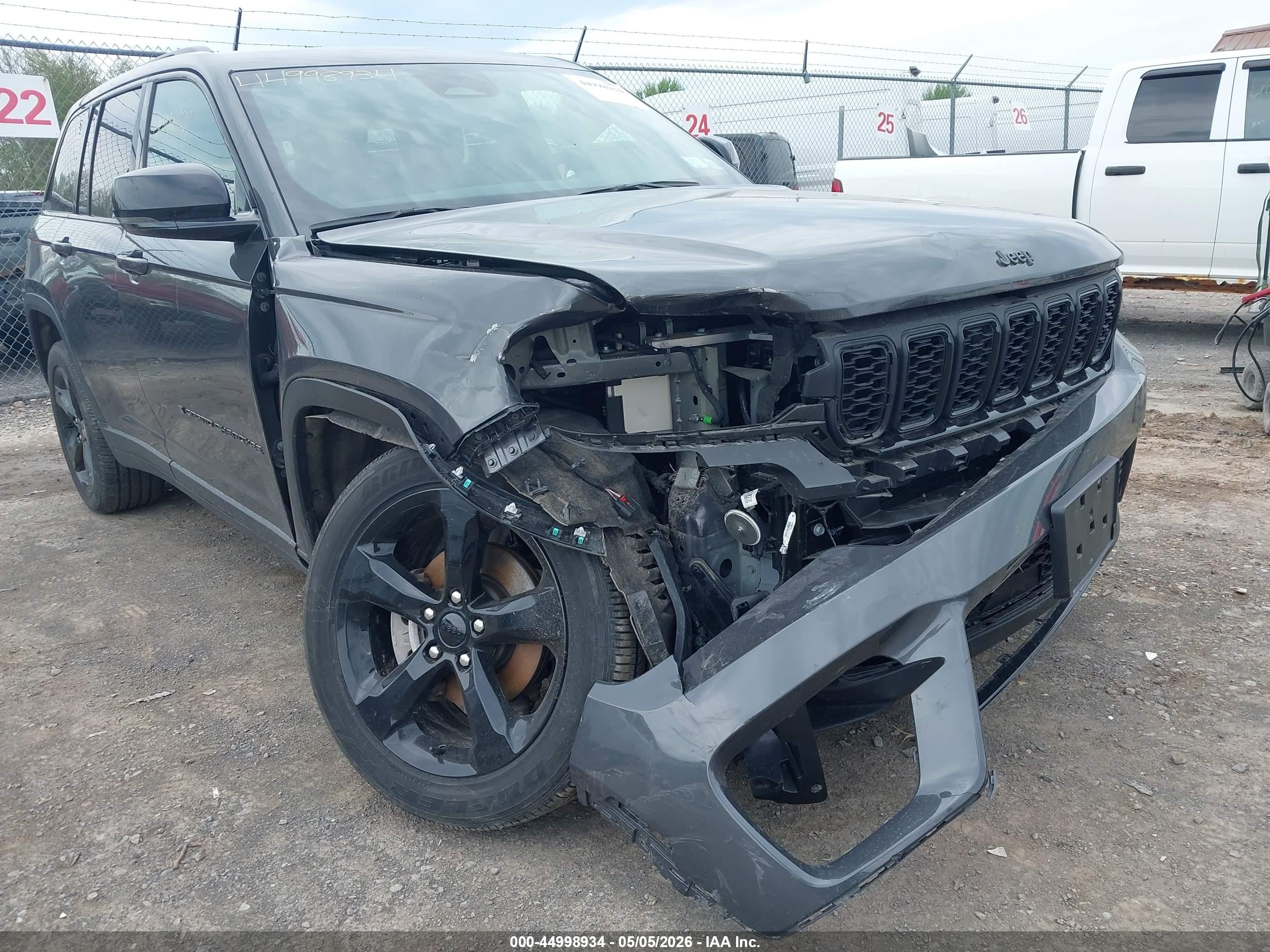 2024 Jeep Grand Cherokee Altitude X 4x4 Gray vin: 1C4RJHAG8R8574472