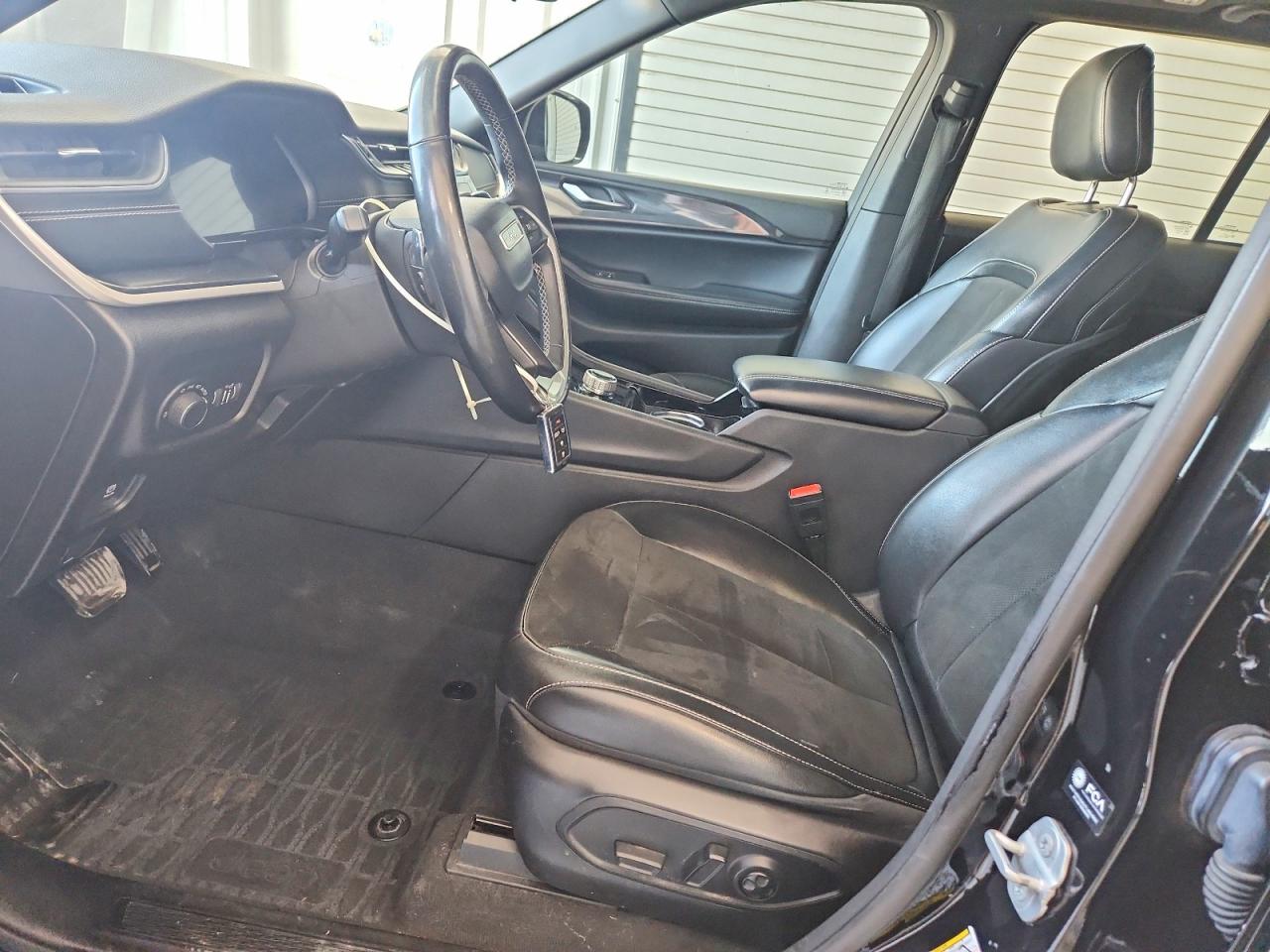 2023 Jeep Grand Cherokee Laredo Black vin: 1C4RJHAG9PC517773