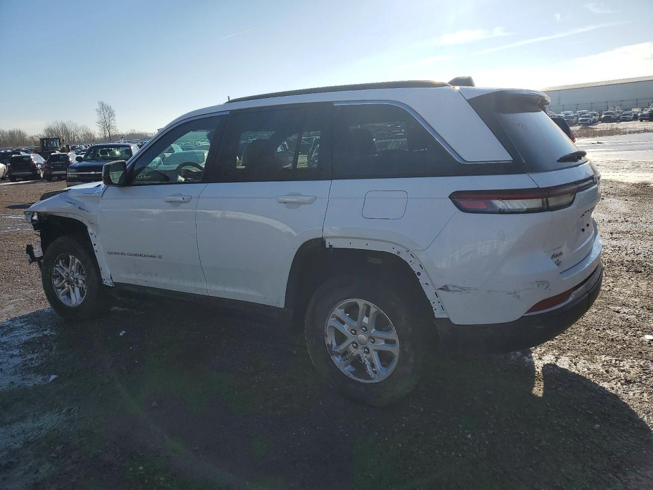 2025 Jeep Grand Cherokee Laredo White vin: 1C4RJHAG9SC324029