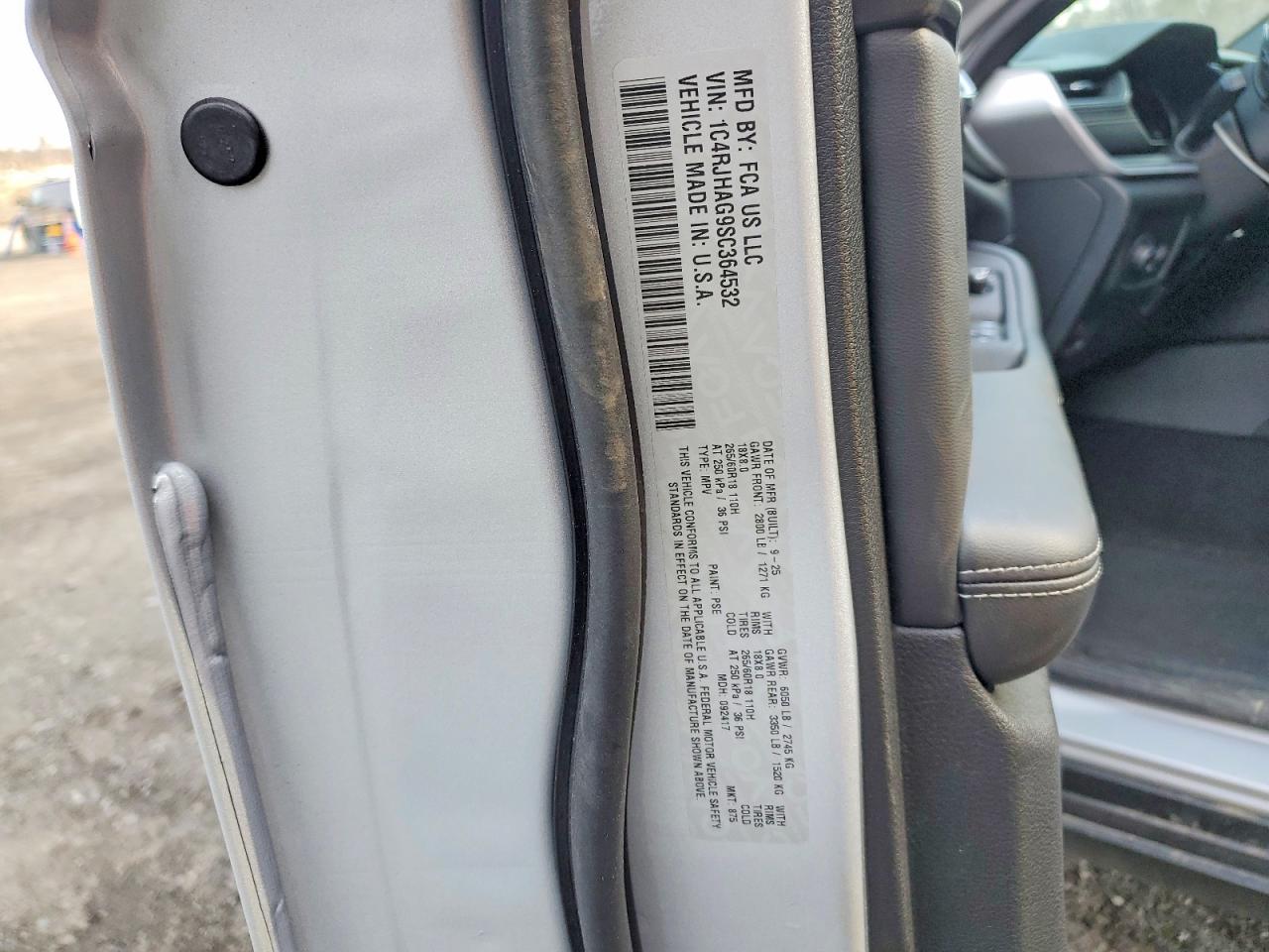 2025 Jeep Grand Cherokee Laredo Silver vin: 1C4RJHAG9SC364532