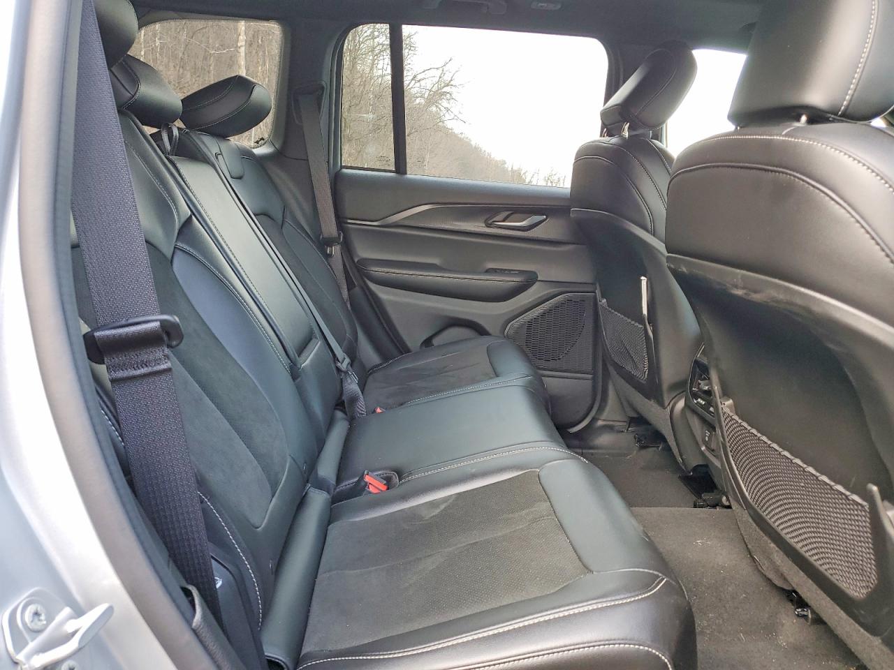 2025 Jeep Grand Cherokee Laredo Silver vin: 1C4RJHAG9SC364532