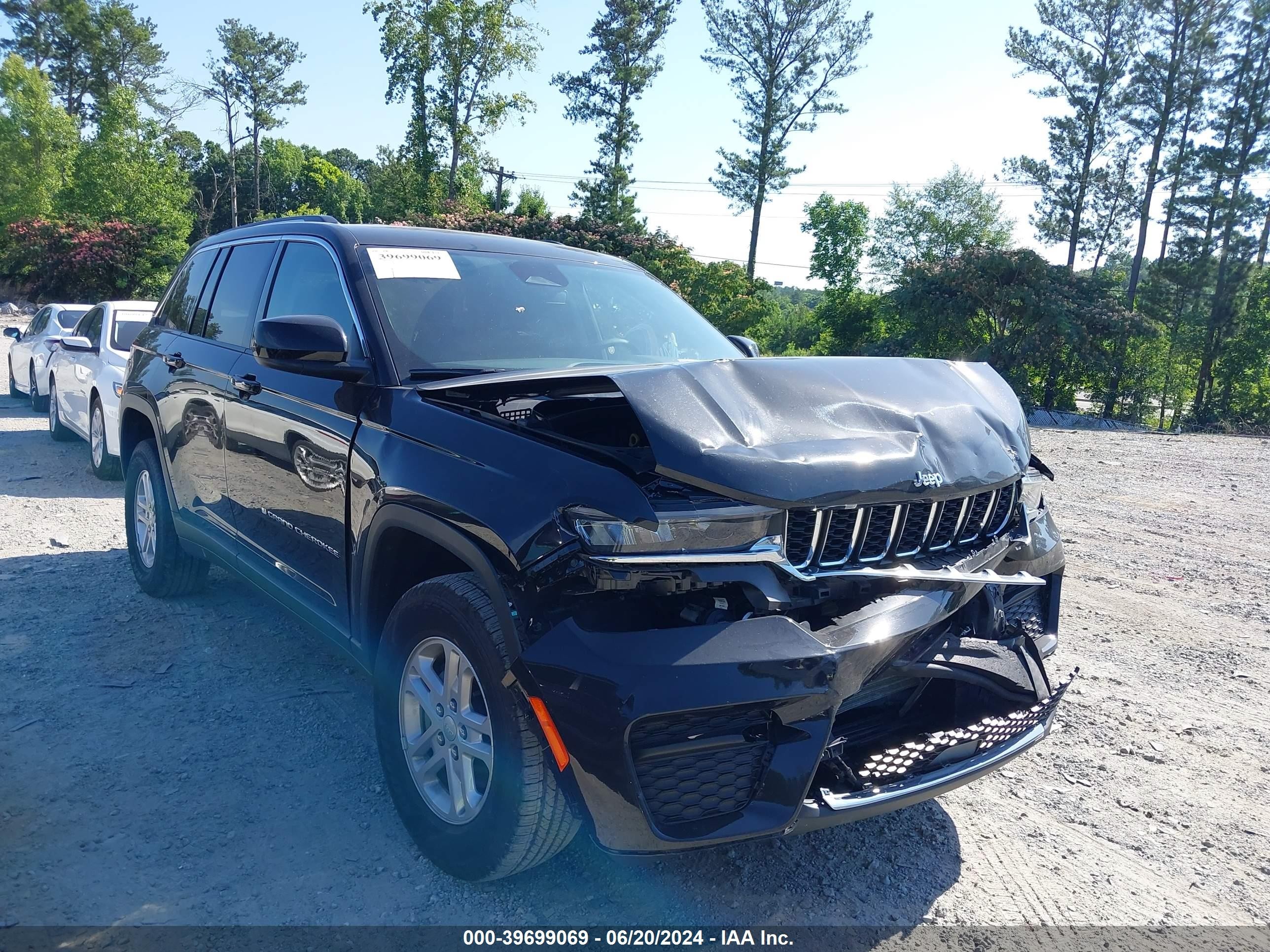 Price & History 2023 Jeep Grand Cherokee Laredo 4x4 3.6l V-6 Dohc