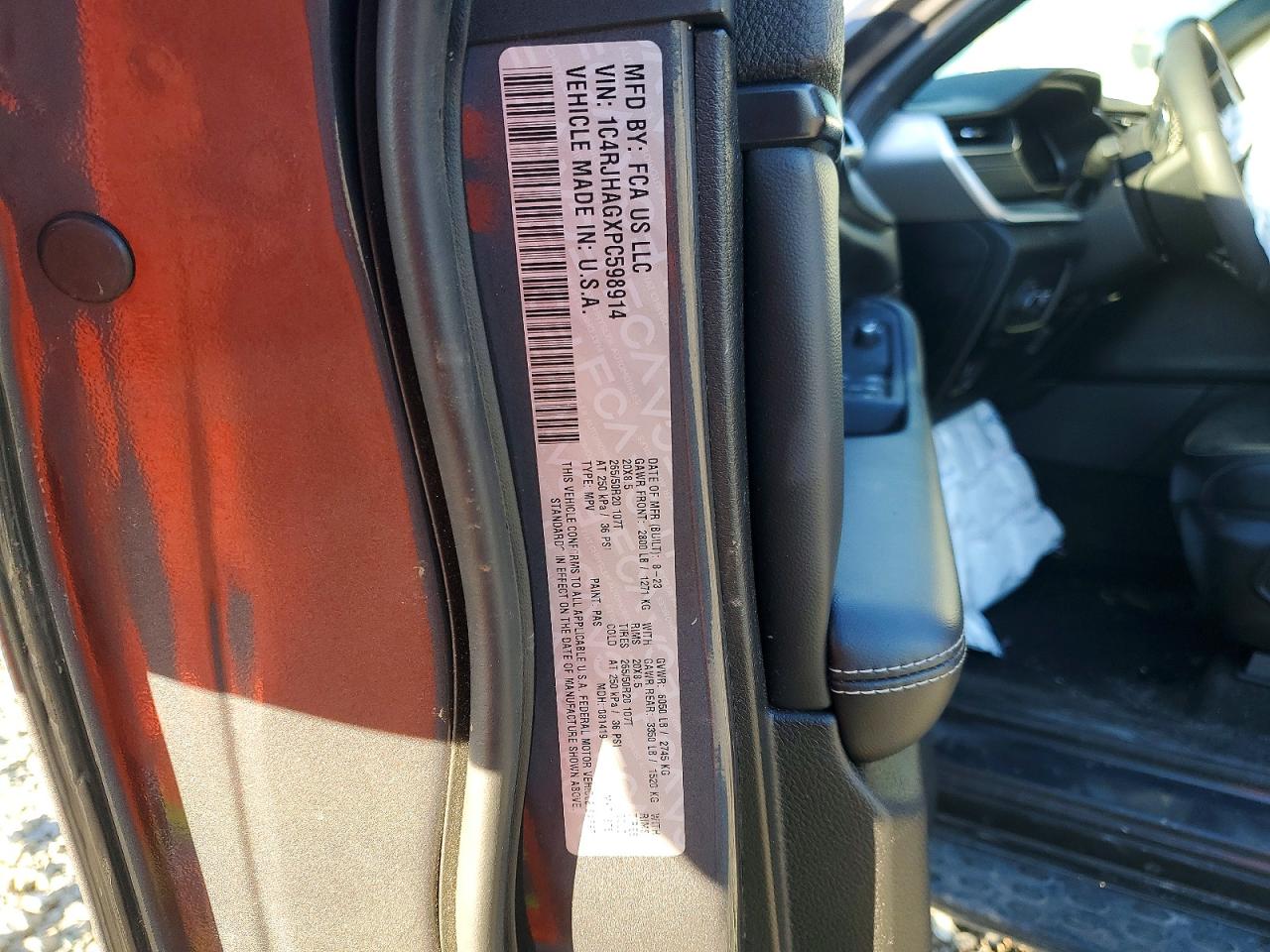 2023 Jeep Grand Cherokee Laredo Gray vin: 1C4RJHAGXPC598914