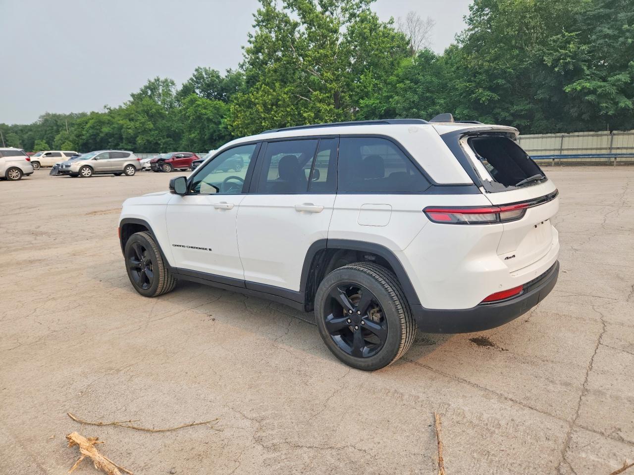 2024 Jeep Grand Cherokee Laredo White vin: 1C4RJHAGXR8944207