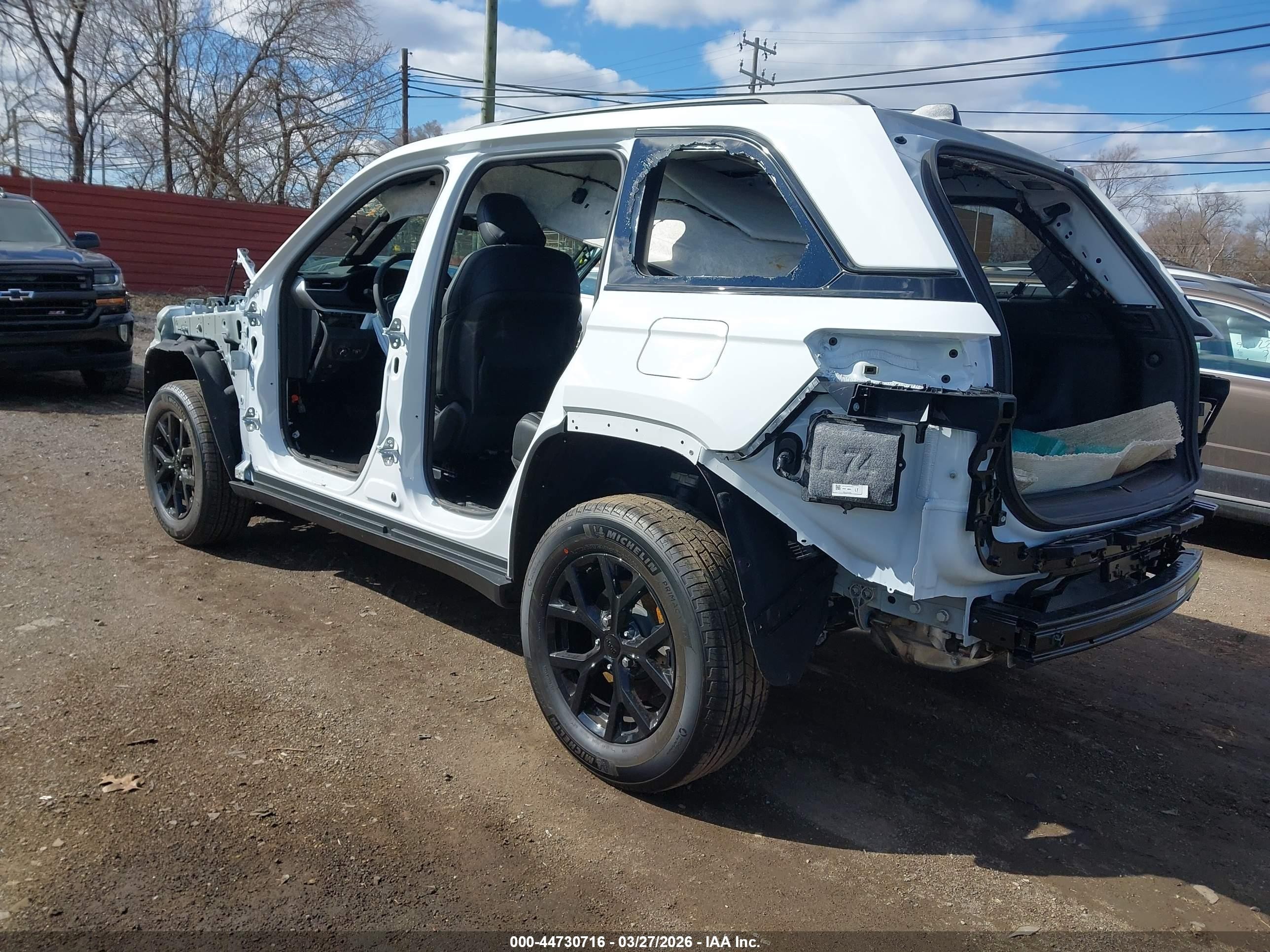 2025 Jeep Grand Cherokee Altitude 4x4 White vin: 1C4RJHAGXS8798610