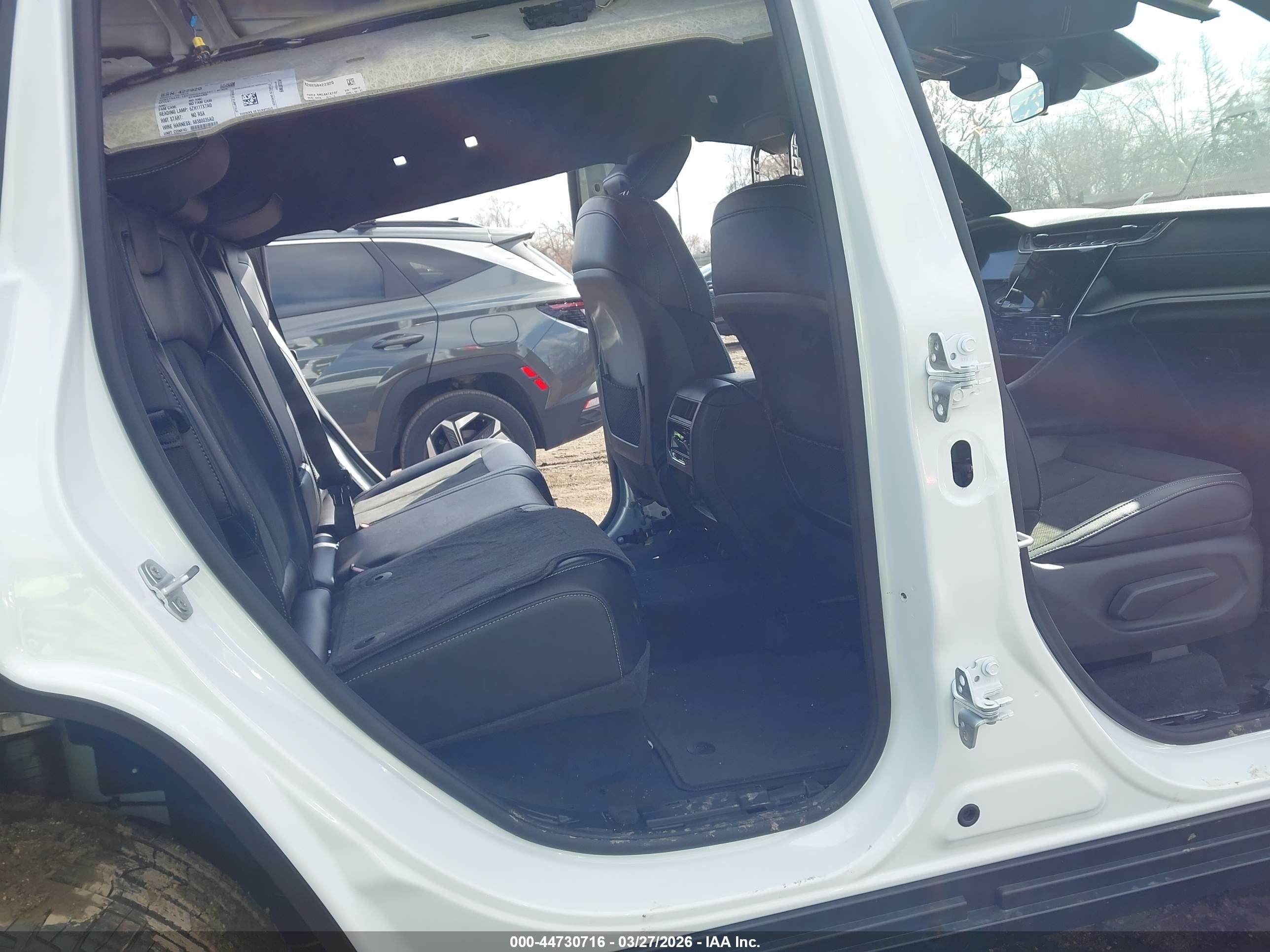 2025 Jeep Grand Cherokee Altitude 4x4 White vin: 1C4RJHAGXS8798610