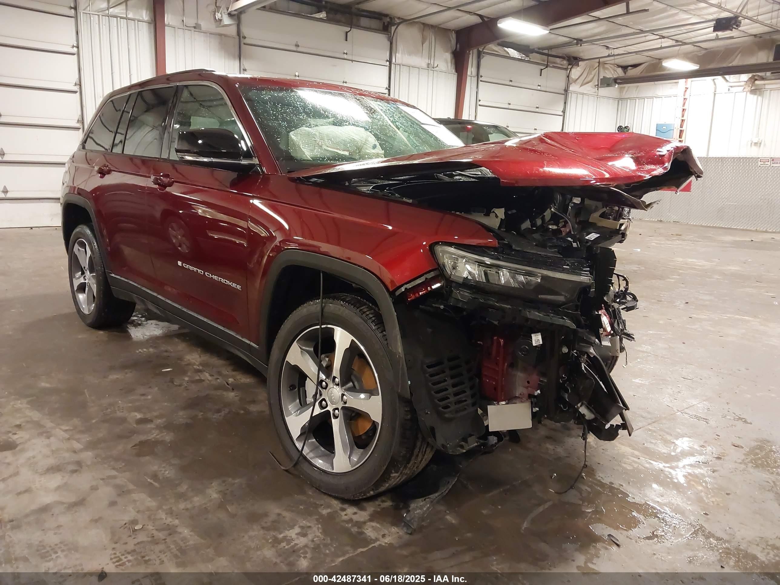 2025 Jeep Grand Cherokee Limited 4x4 Red vin: 1C4RJHBG0SC309630