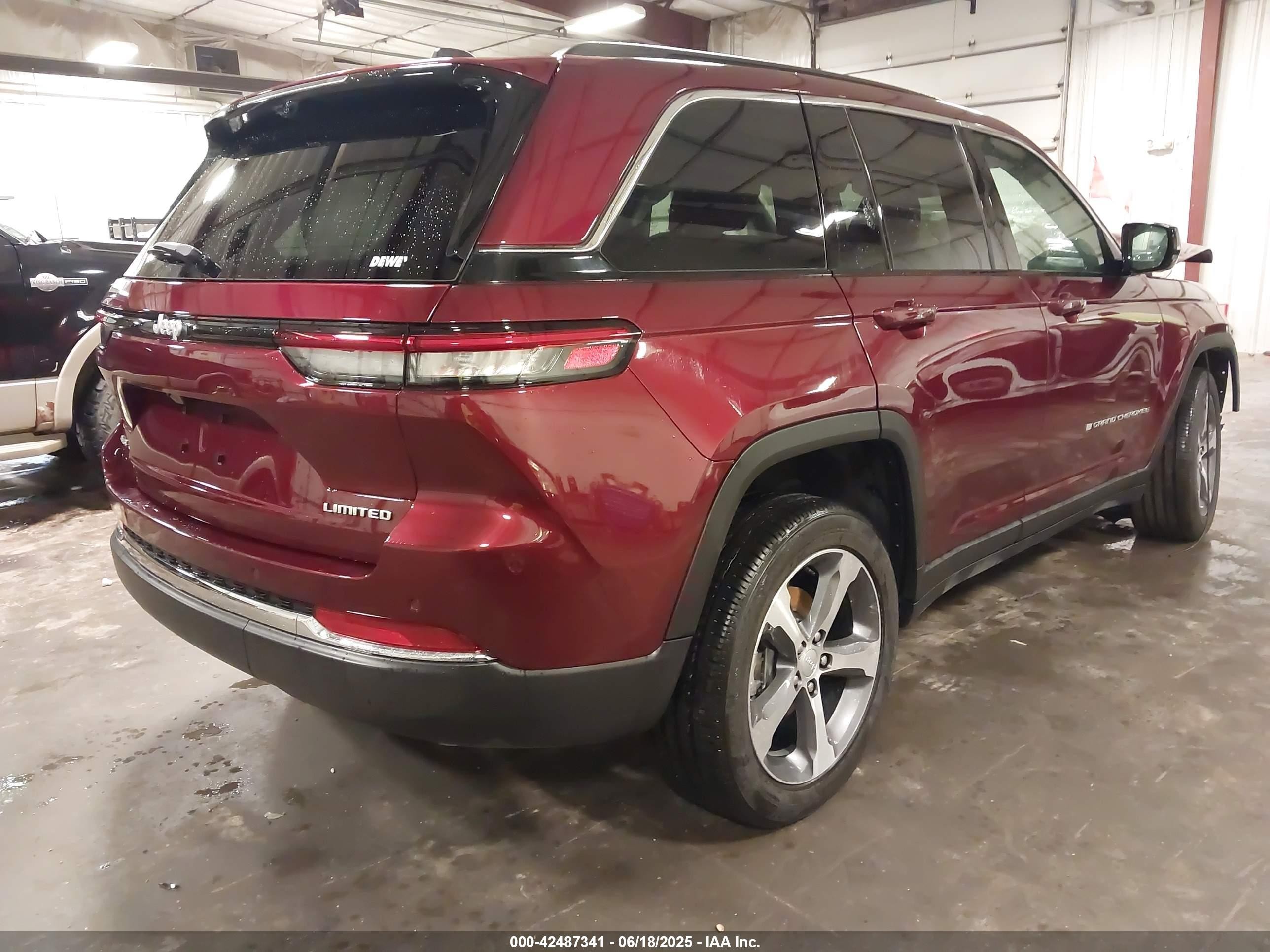 2025 Jeep Grand Cherokee Limited 4x4 Red vin: 1C4RJHBG0SC309630