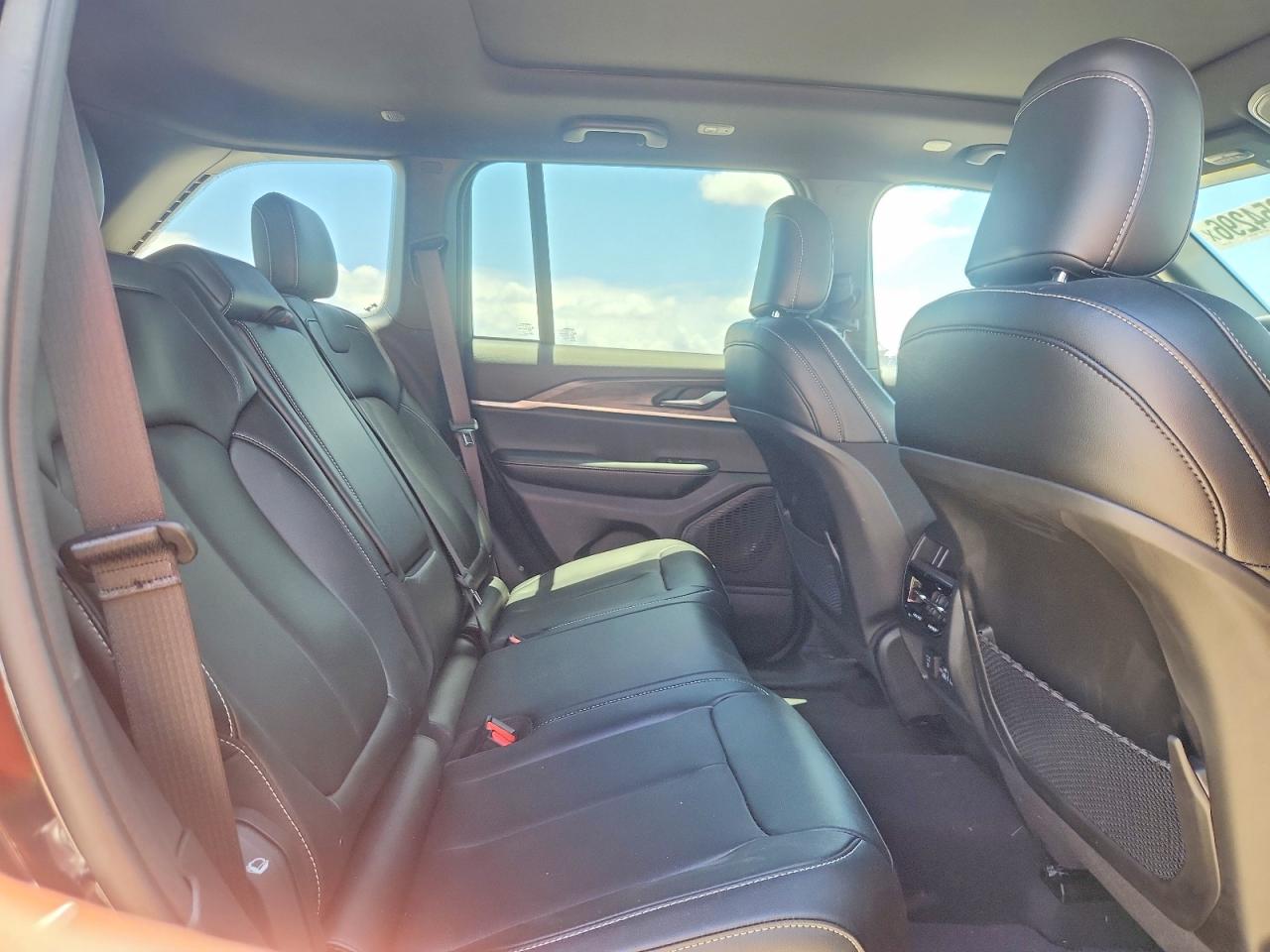 2024 Jeep Grand Cherokee Limited Blue vin: 1C4RJHBG3RC234562