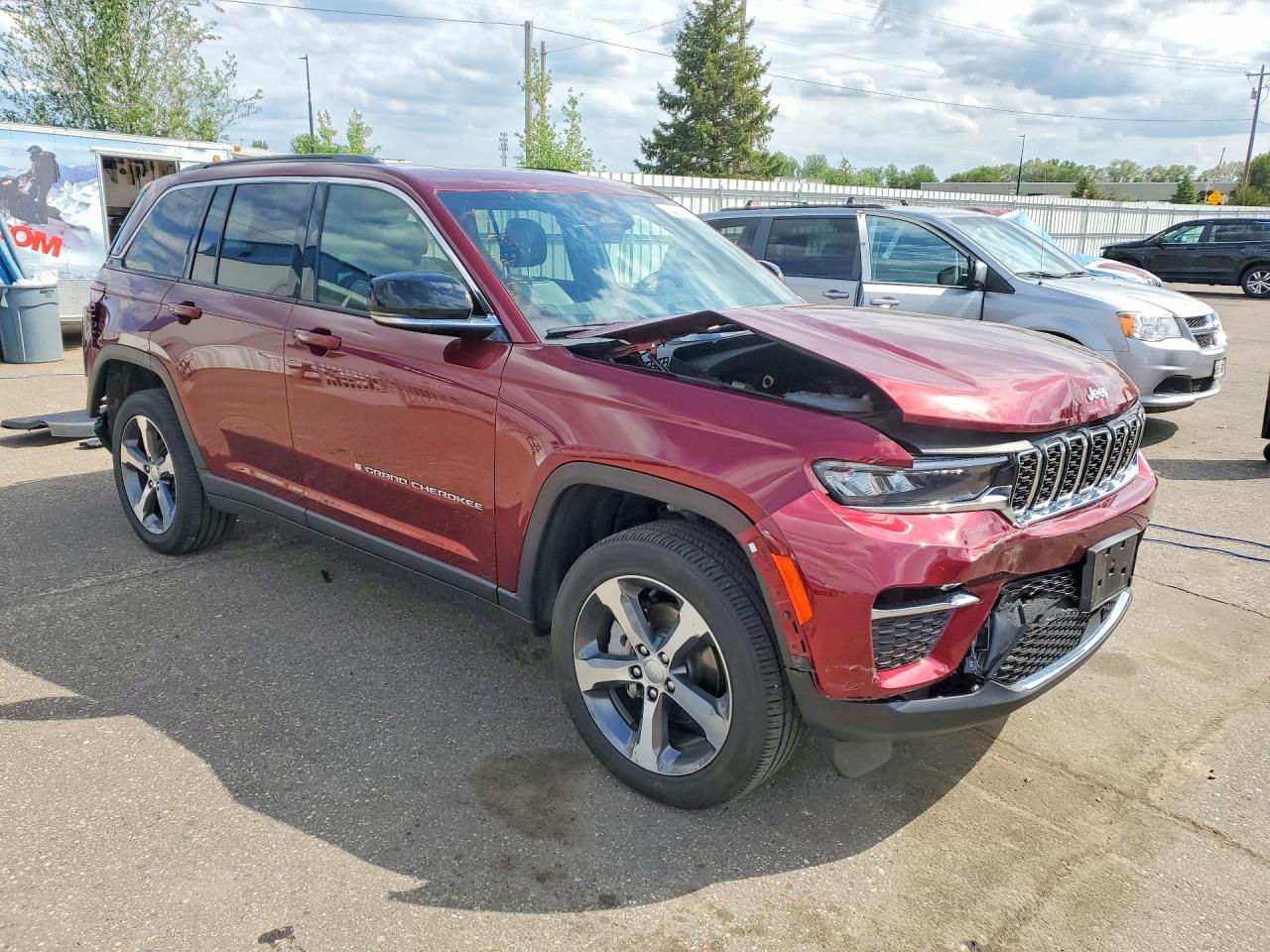 2025 Jeep Grand Cherokee Limited Red vin: 1C4RJHBG6S8736085
