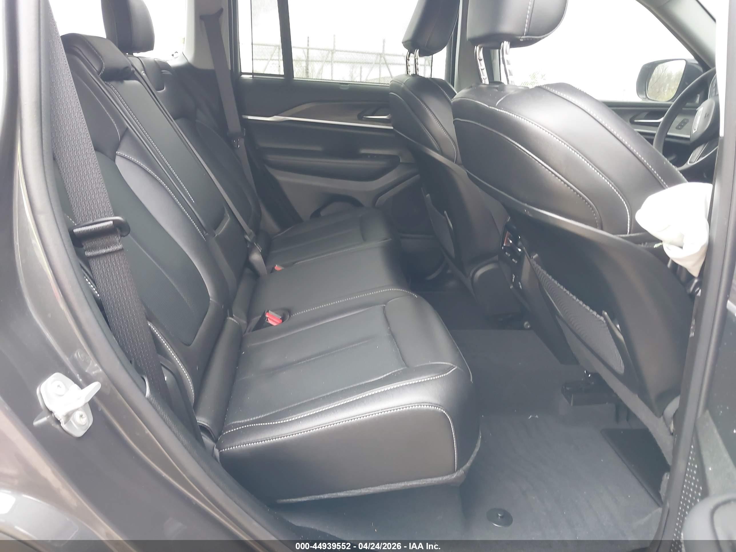 2023 Jeep Grand Cherokee Limited 4x4 Gray vin: 1C4RJHBG8P8738041