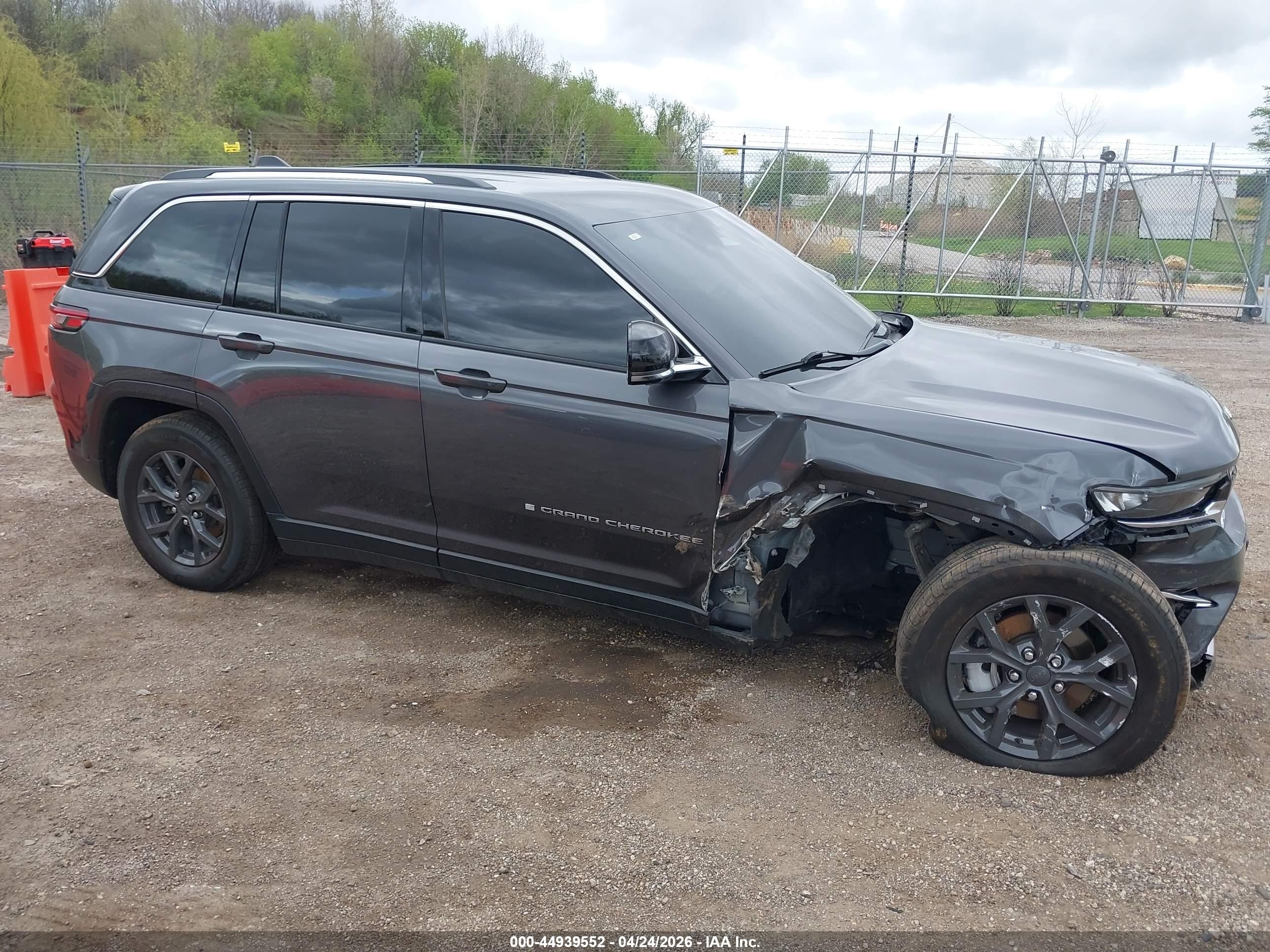 2023 Jeep Grand Cherokee Limited 4x4 Gray vin: 1C4RJHBG8P8738041