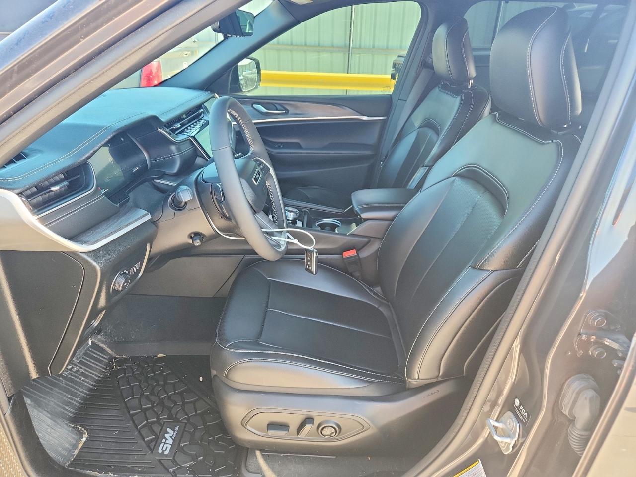 2025 Jeep Grand Cherokee Limited Gray vin: 1C4RJHBG8SC277106