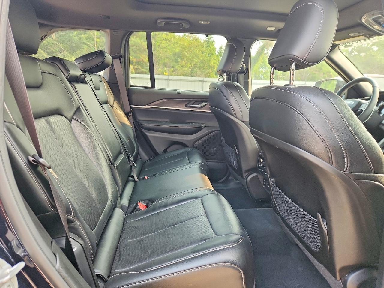 2024 Jeep Grand Cherokee Limited Blue vin: 1C4RJHBGXR8610452