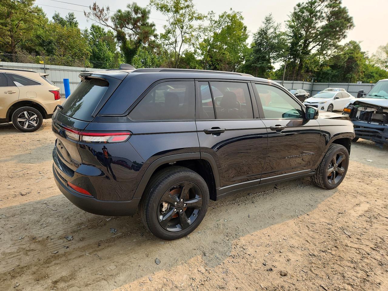 2024 Jeep Grand Cherokee Limited Blue vin: 1C4RJHBGXR8610452