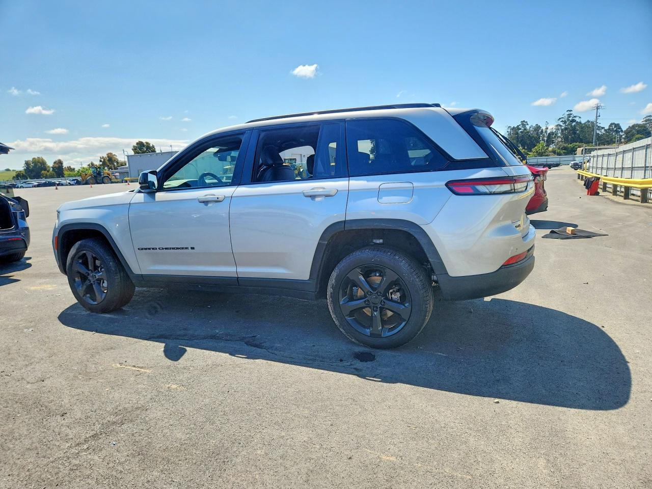 2025 Jeep Grand Cherokee Limited Серебряный vin: 1C4RJHBGXSC301518