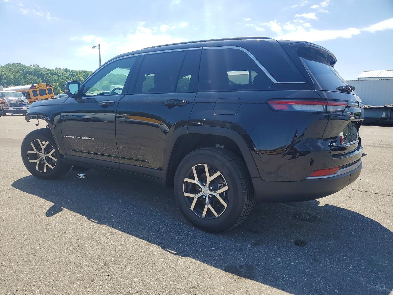 2026 Jeep Grand Cherokee Limited Black vin: 1C4RJHBR0TC239436