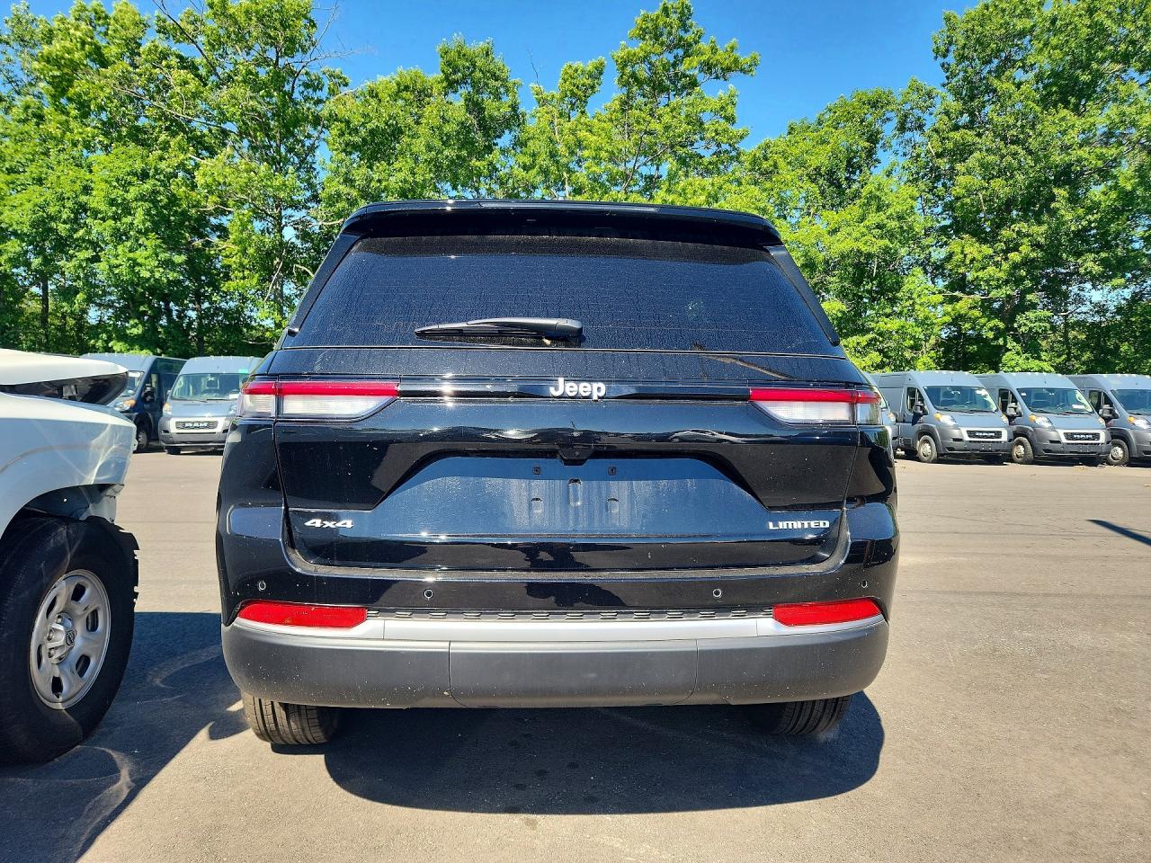 2026 Jeep Grand Cherokee Limited Black vin: 1C4RJHBR0TC239436