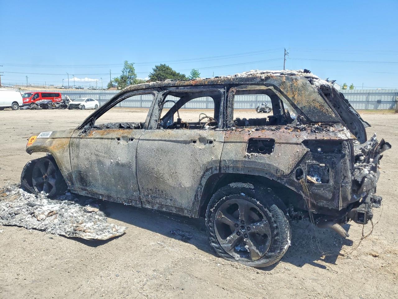 2026 Jeep Grand Cherokee Limited Пожар vin: 1C4RJHBR6T8557600