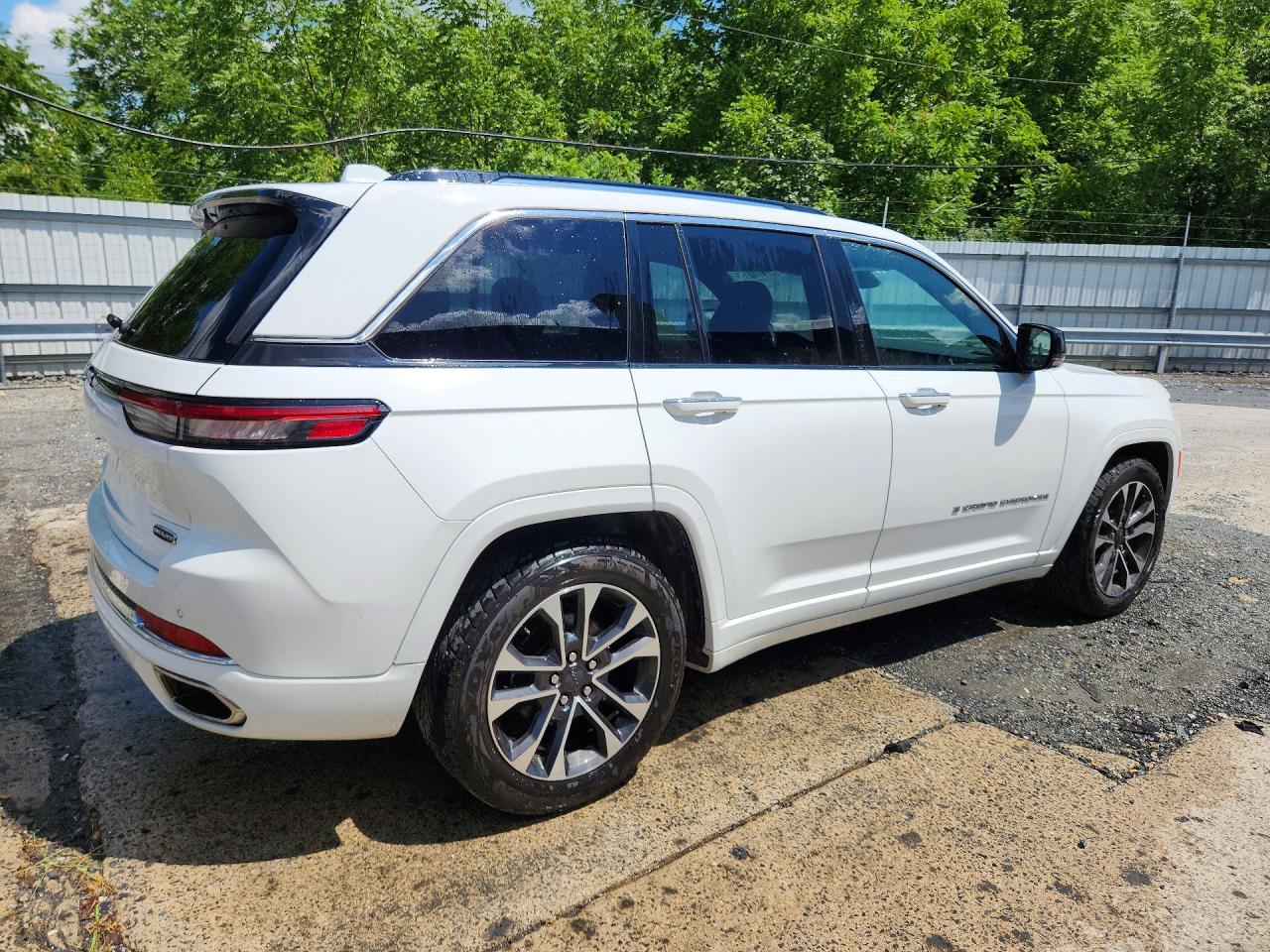 2022 Jeep Grand Cherokee Overland White vin: 1C4RJHDG7N8540240