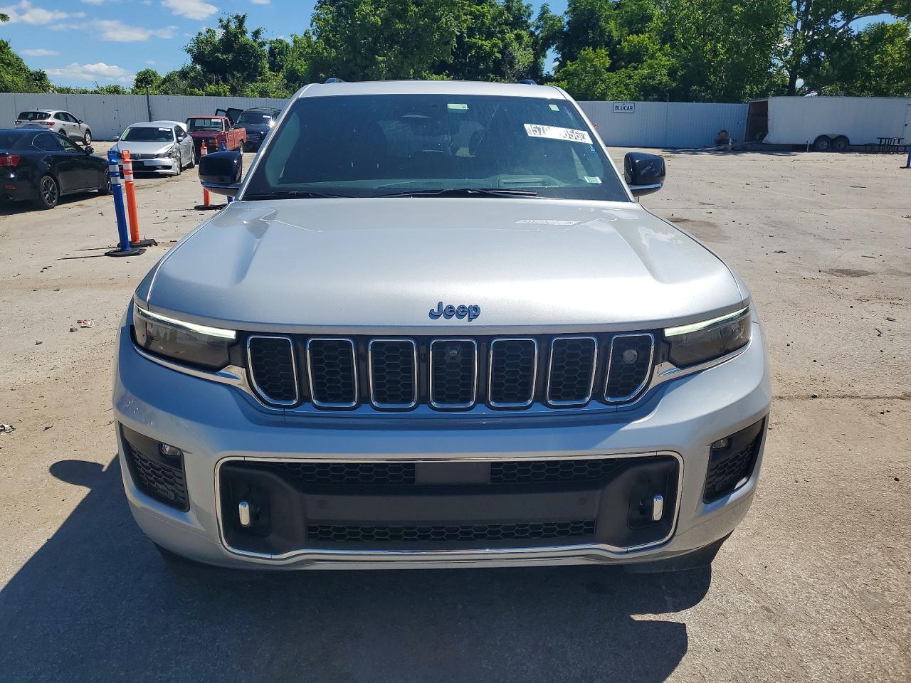2023 Jeep Grand Cherokee Overland Silver vin: 1C4RJHDG8P8769402