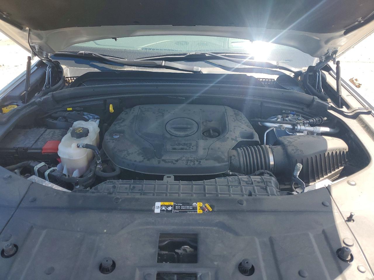 2023 Jeep Grand Cherokee Overland Silver vin: 1C4RJHDG8P8769402