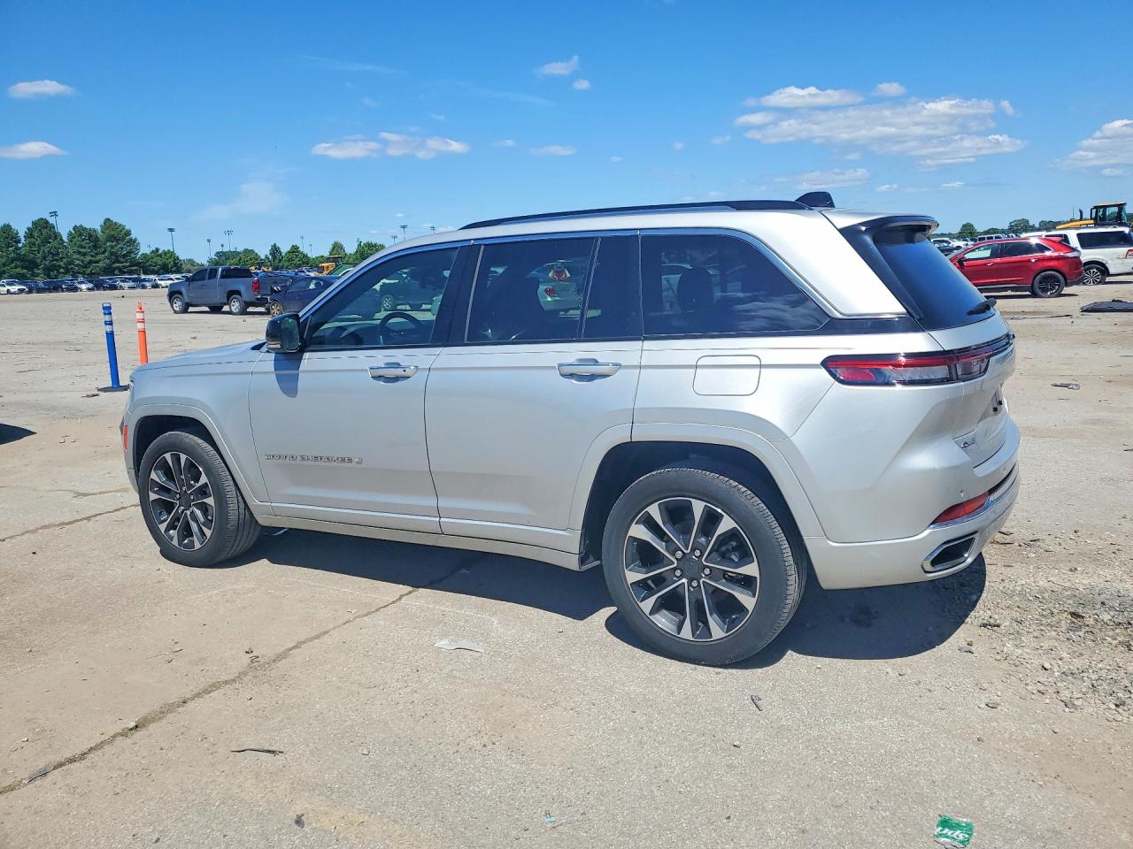 2023 Jeep Grand Cherokee Overland Silver vin: 1C4RJHDG8P8769402