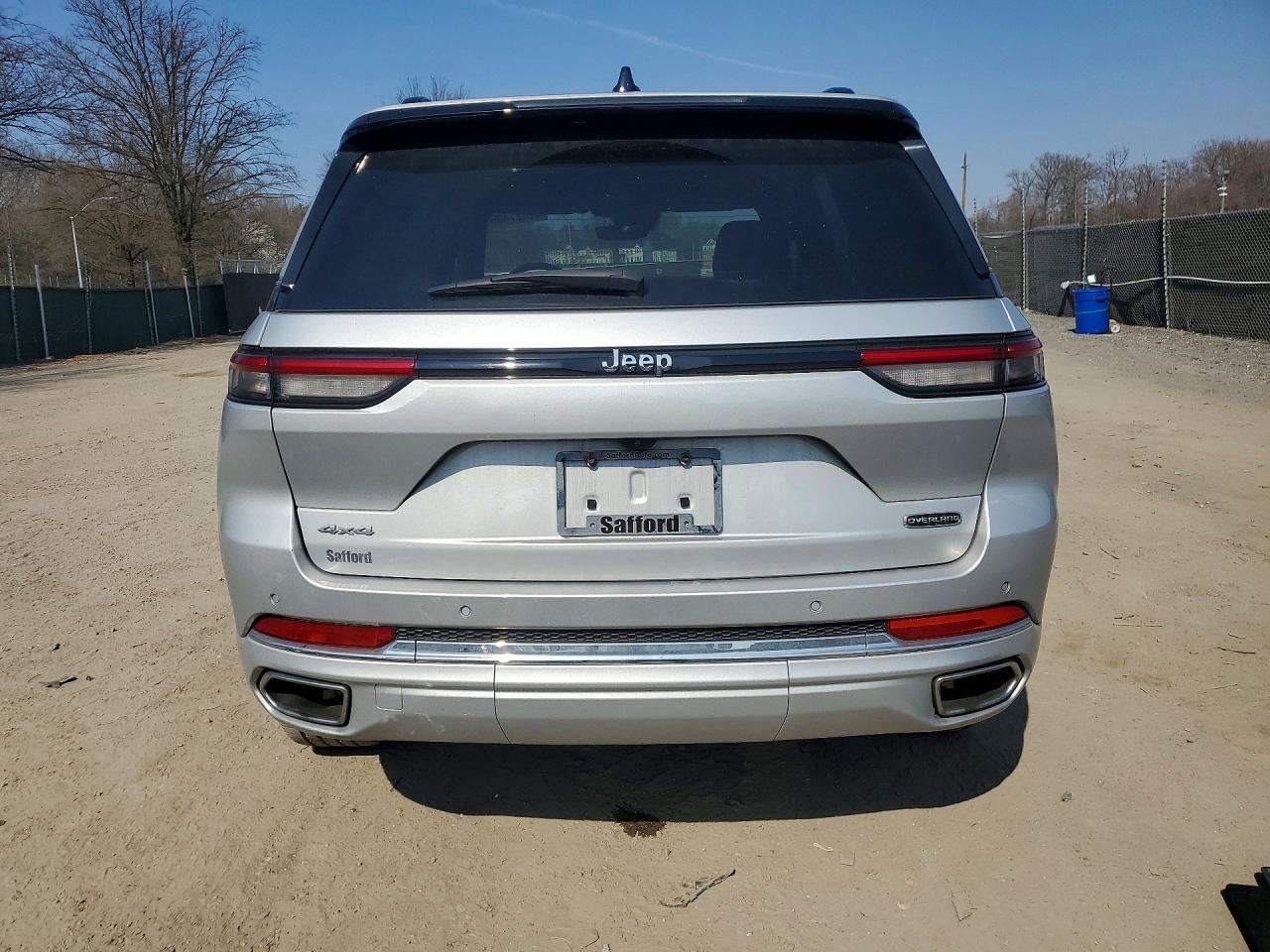 2023 Jeep Grand Cherokee Overland Серебряный vin: 1C4RJHDG9PC593330