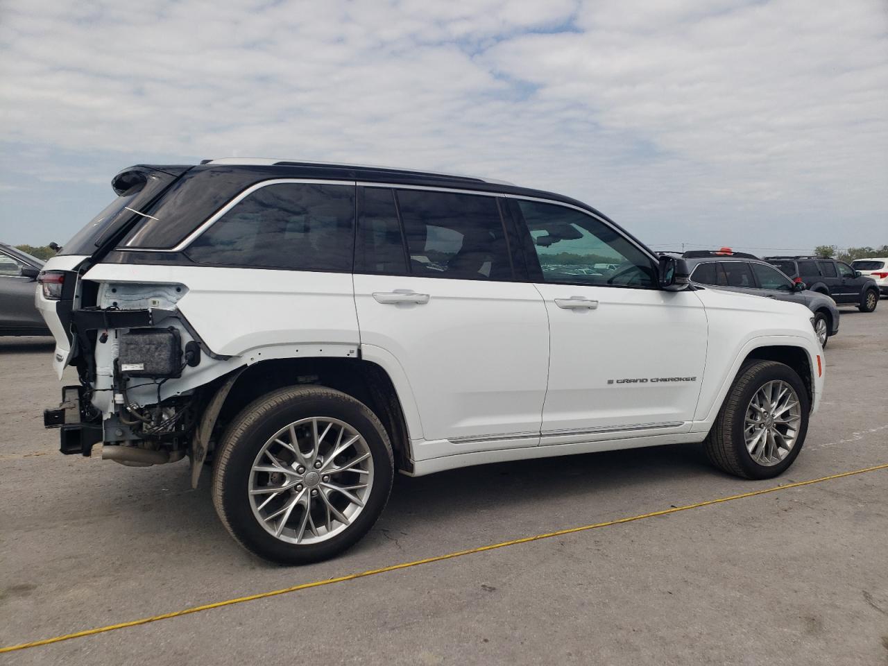 2024 Jeep Grand Cherokee Summit Белый vin: 1C4RJHEG3R8954300