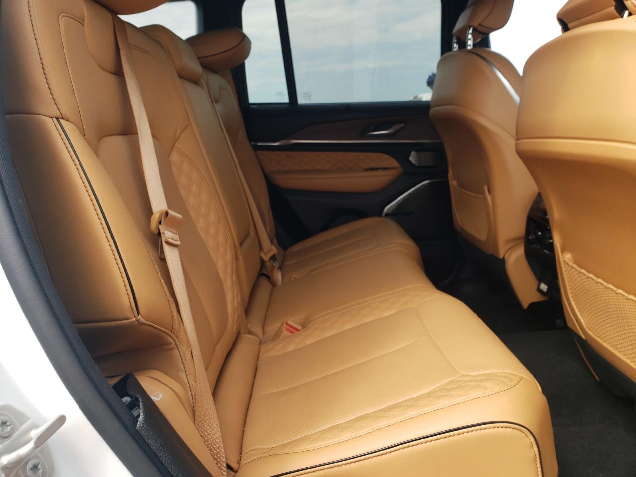 2024 Jeep Grand Cherokee Summit Белый vin: 1C4RJHEG3R8954300