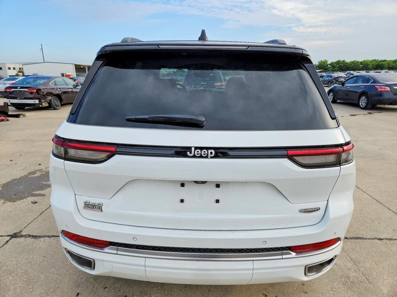 2025 Jeep Grand Cherokee Summit White vin: 1C4RJHEG3S8635582