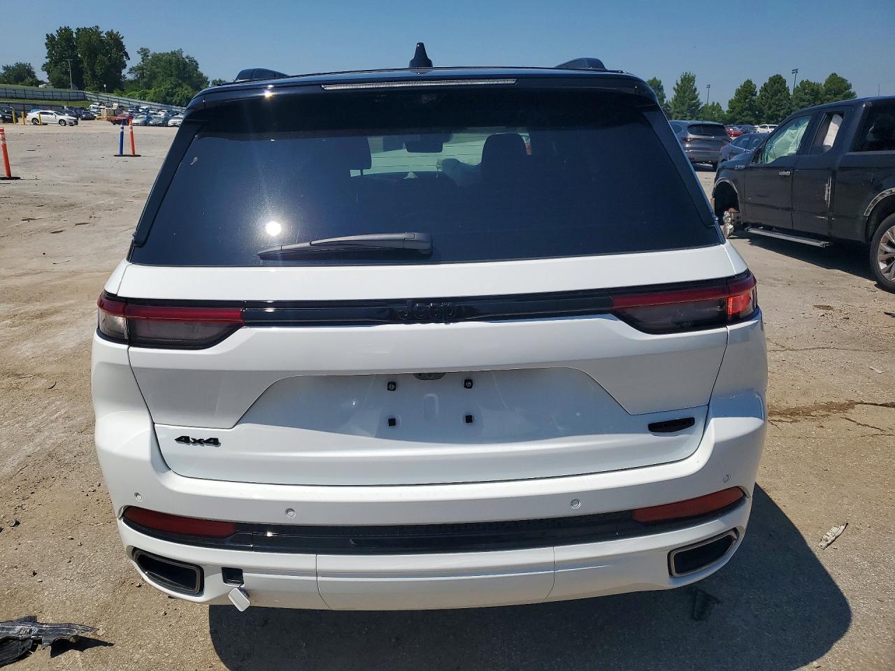 2025 Jeep Grand Cherokee Summit White vin: 1C4RJHEG7S8791818