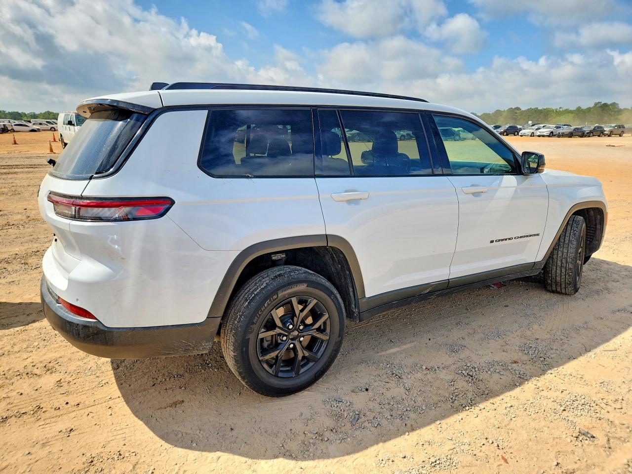 2024 Jeep Grand Cherokee L Laredo White vin: 1C4RJJAG0R8510434