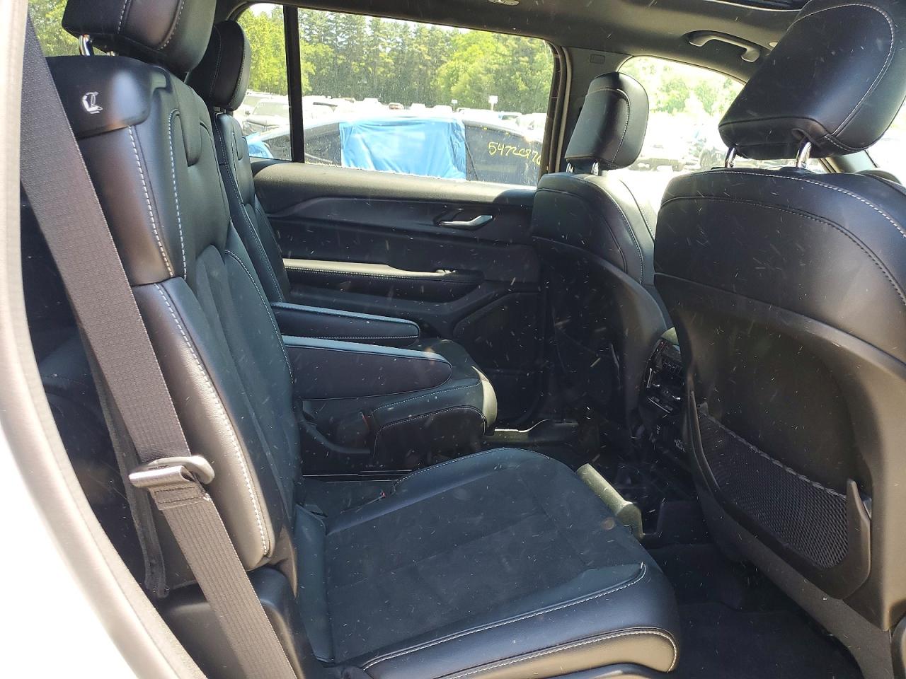 2025 Jeep Grand Cherokee L Laredo Silver vin: 1C4RJKAG0S8754385