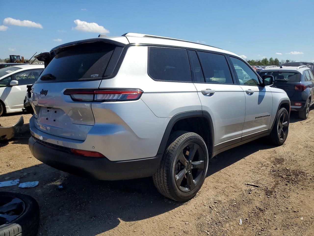 2022 Jeep Grand Cherokee L Laredo Silver vin: 1C4RJKAG3N8517524