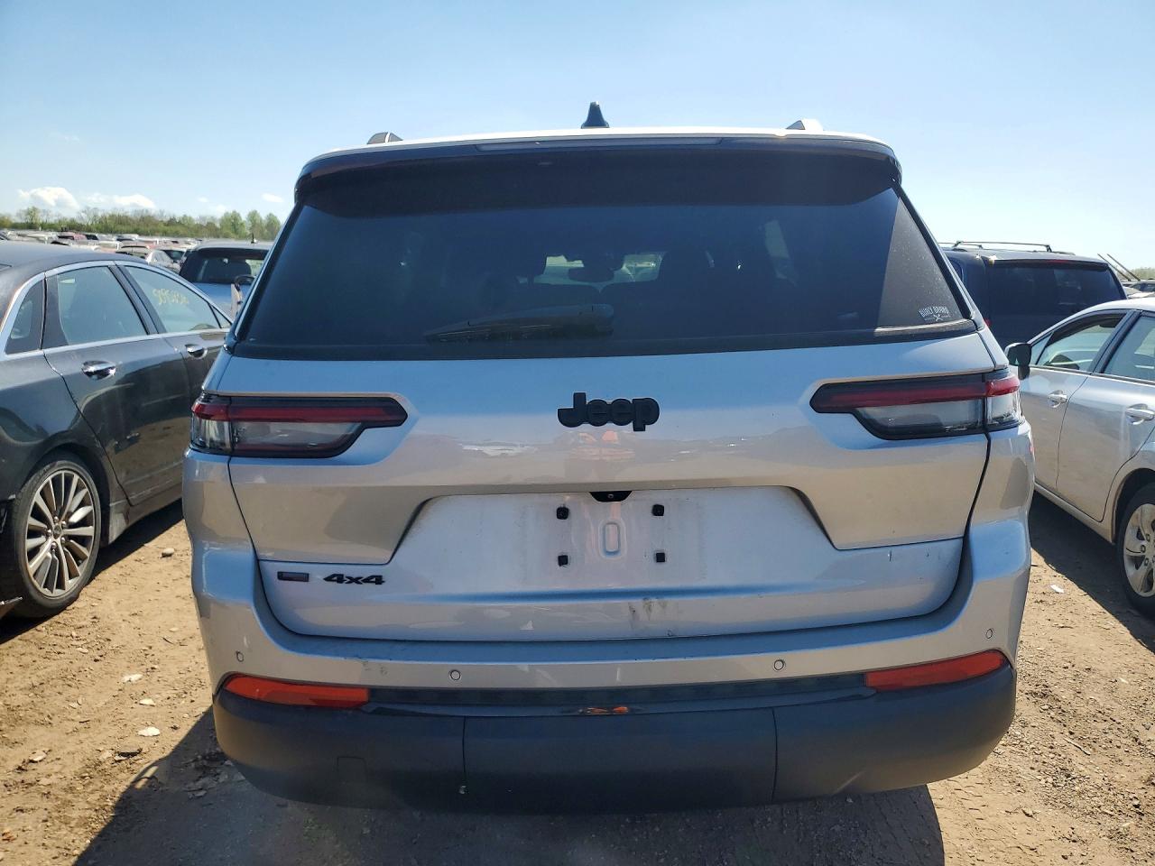 2022 Jeep Grand Cherokee L Laredo Silver vin: 1C4RJKAG3N8517524