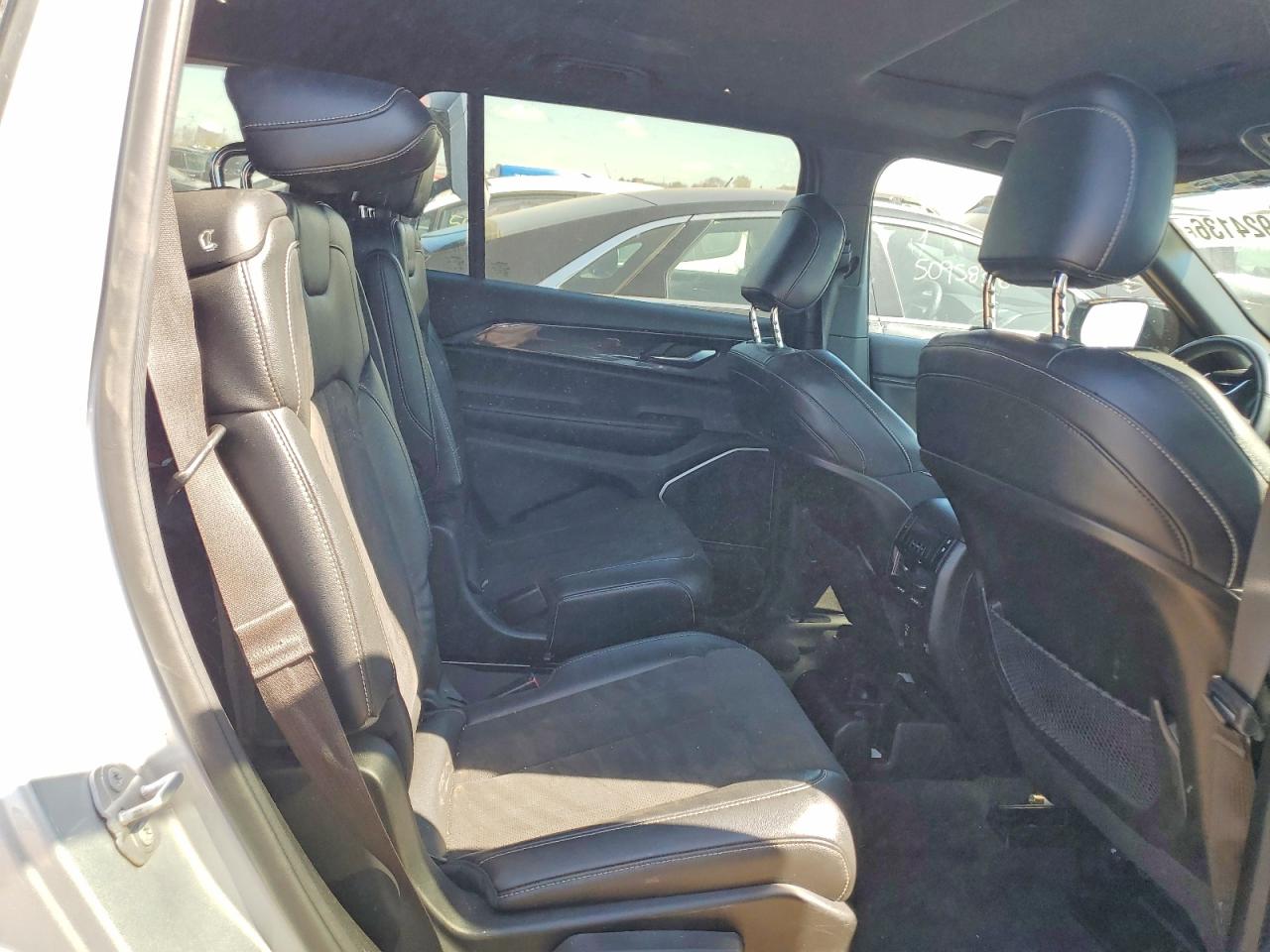 2022 Jeep Grand Cherokee L Laredo Silver vin: 1C4RJKAG3N8517524