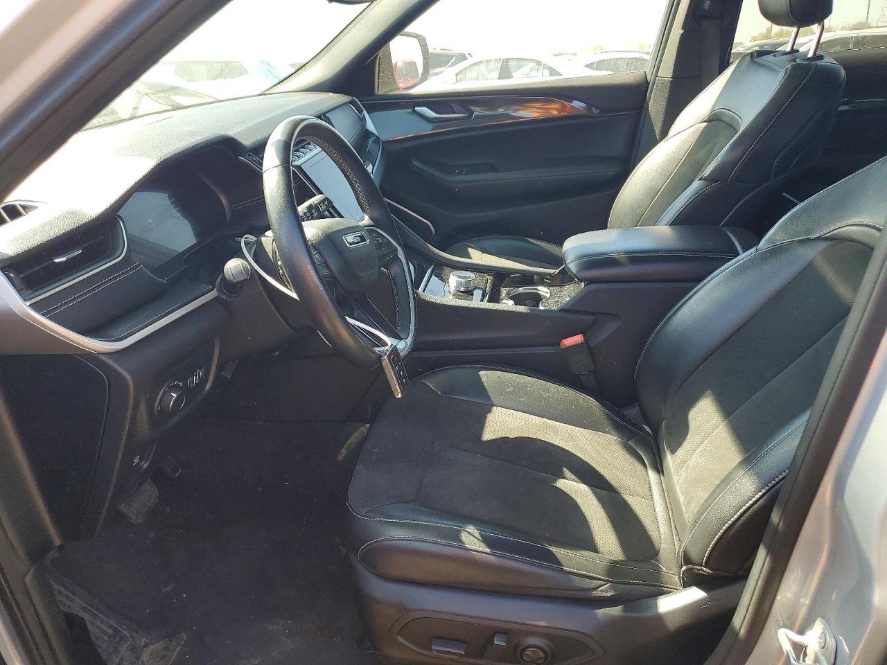 2022 Jeep Grand Cherokee L Laredo Silver vin: 1C4RJKAG3N8517524