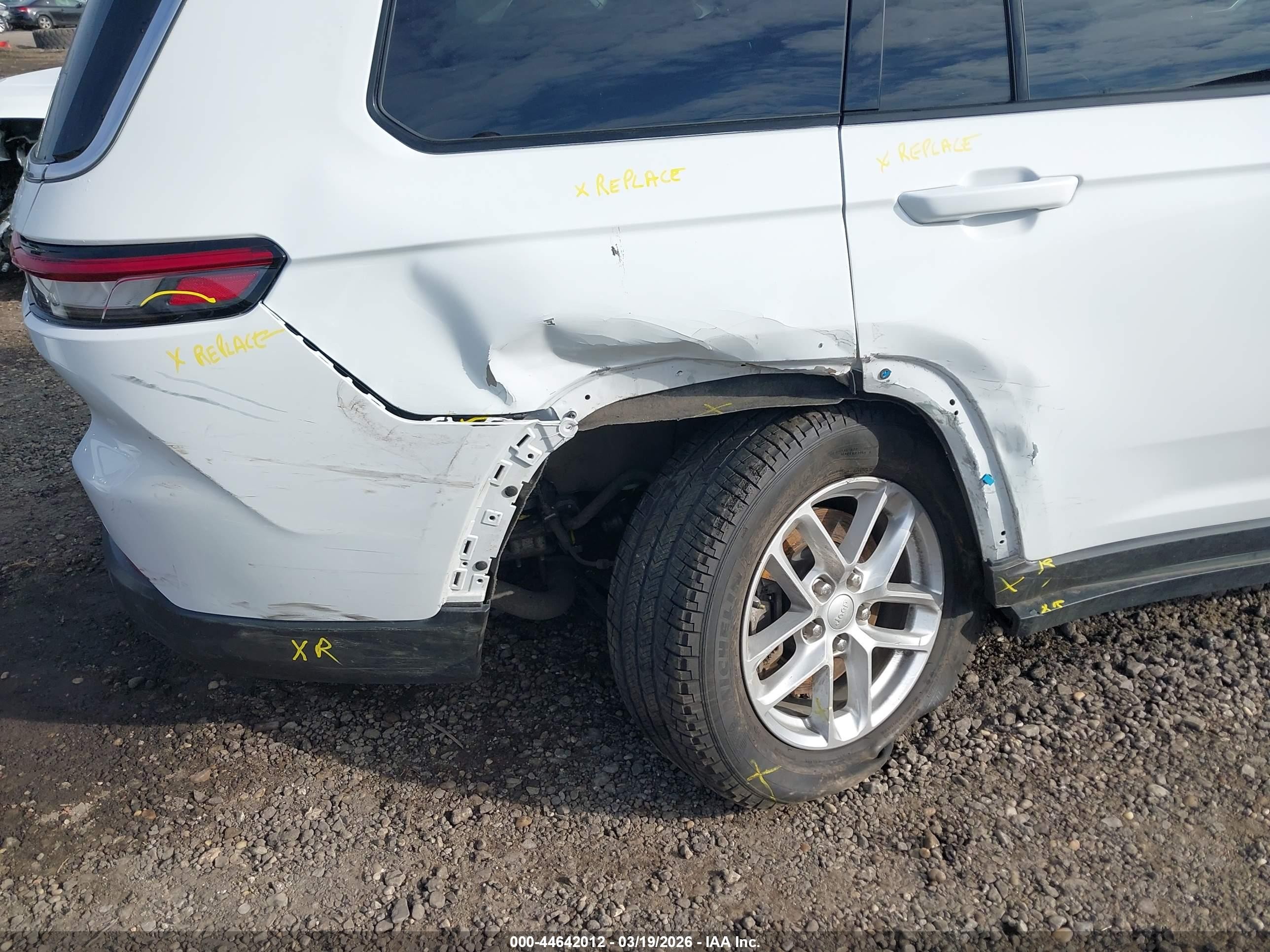 2022 Jeep Grand Cherokee L Laredo 4x4 Белый vin: 1C4RJKAG3N8534839
