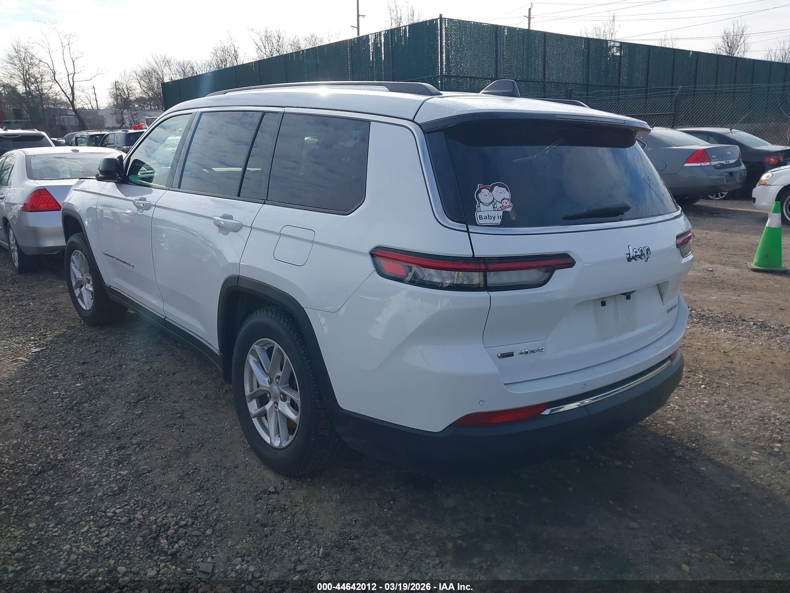 2022 Jeep Grand Cherokee L Laredo 4x4 Белый vin: 1C4RJKAG3N8534839