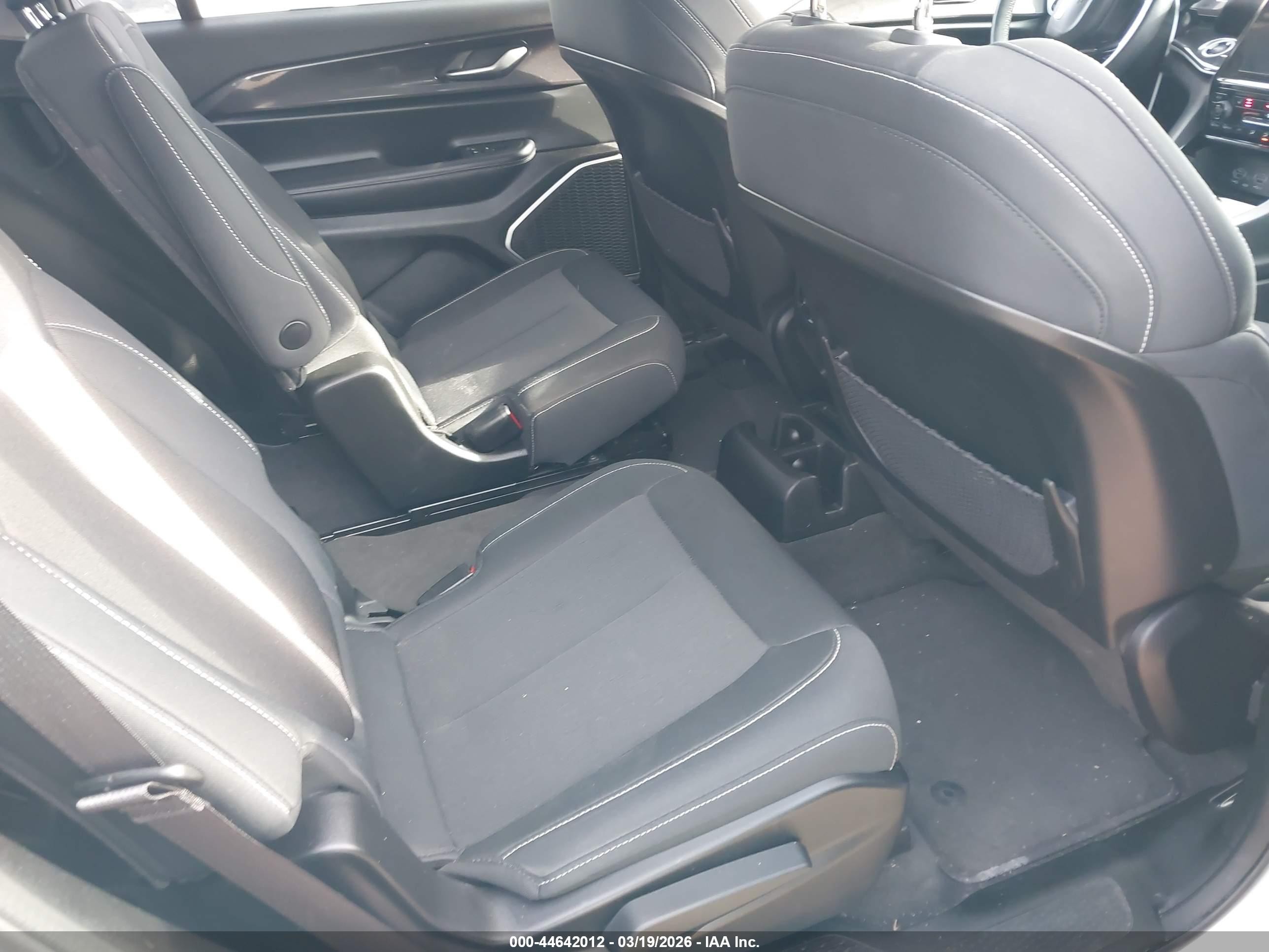 2022 Jeep Grand Cherokee L Laredo 4x4 Белый vin: 1C4RJKAG3N8534839