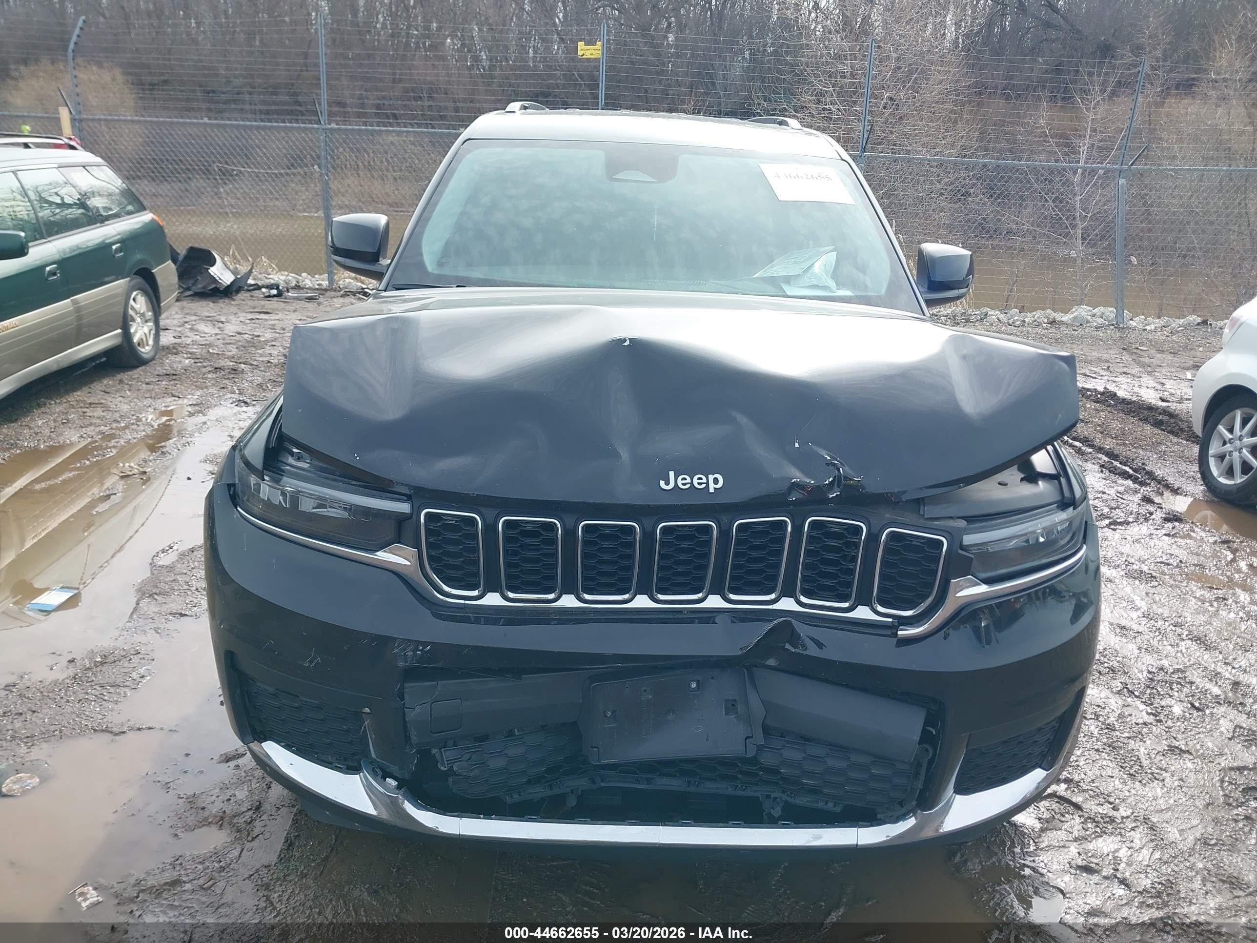 2023 Jeep Grand Cherokee L Laredo 4x4 Черный vin: 1C4RJKAG3P8824131