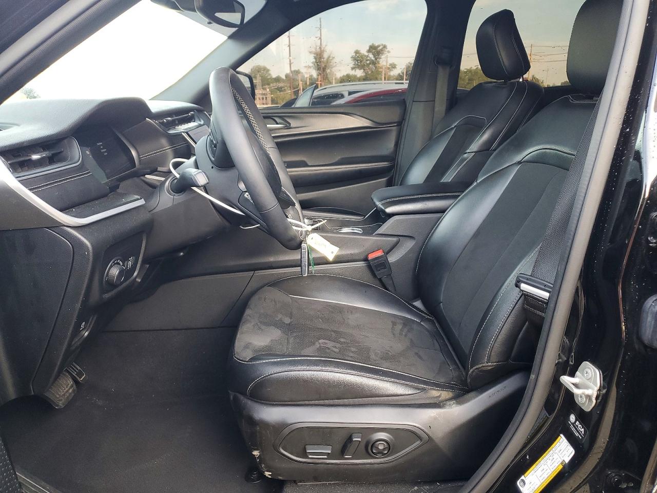 2024 Jeep Grand Cherokee L Laredo Black vin: 1C4RJKAG5R8556623