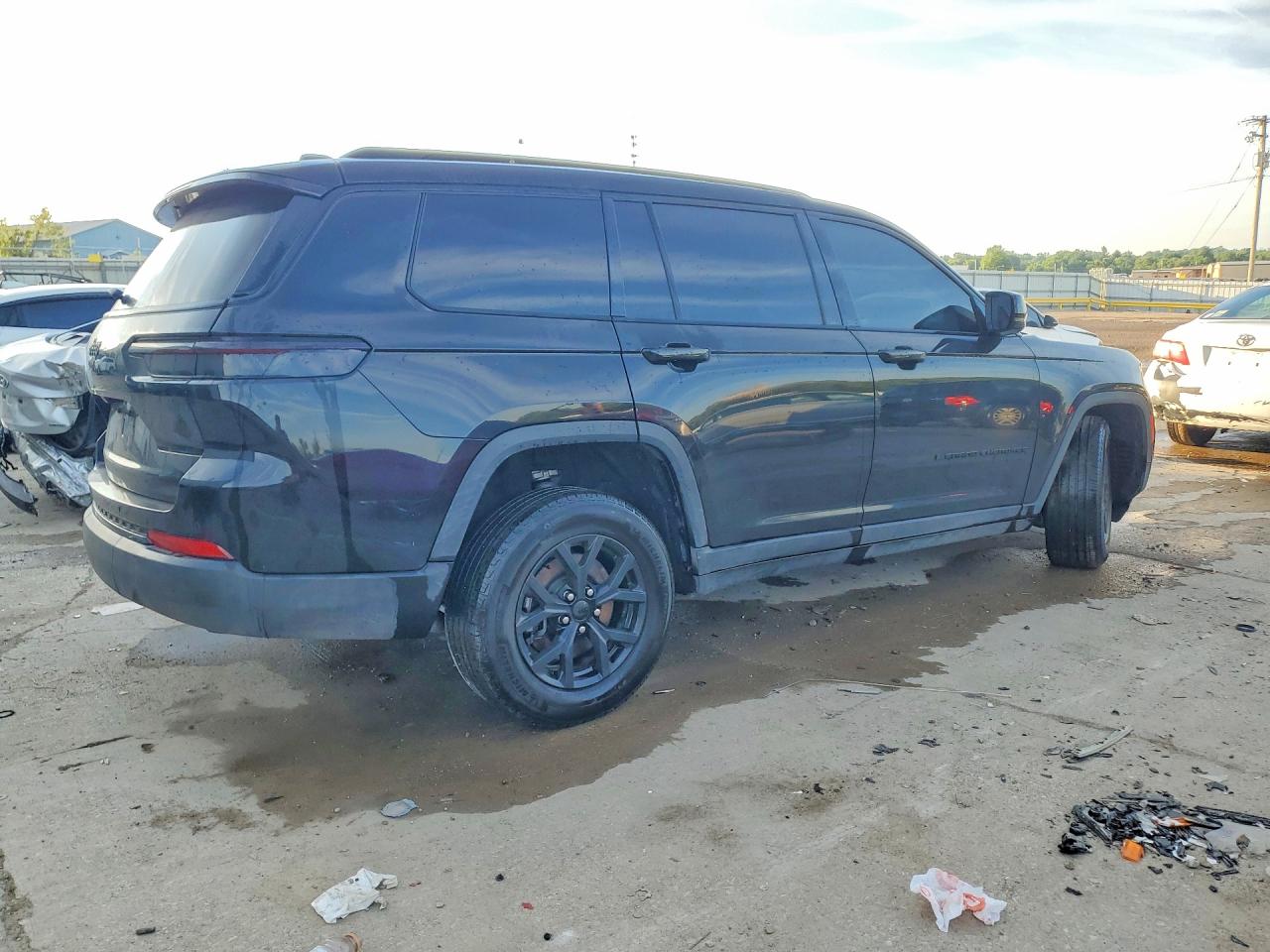 2024 Jeep Grand Cherokee L Laredo Black vin: 1C4RJKAG5R8556623