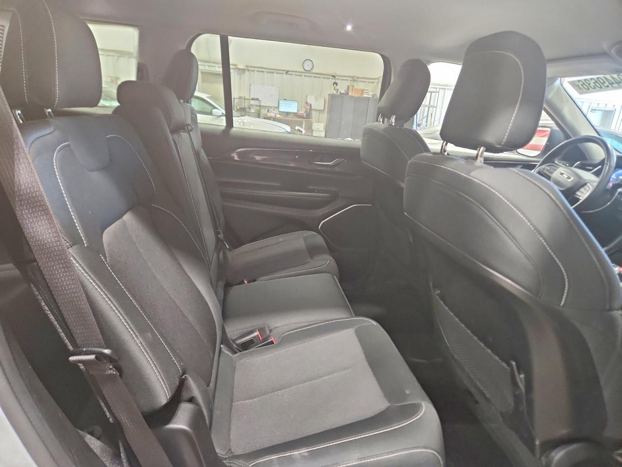 2021 Jeep Grand Cherokee L Laredo Серебряный vin: 1C4RJKAG6M8202697