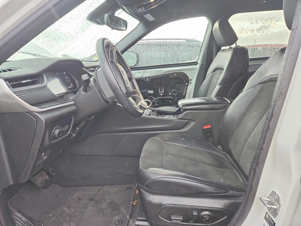 2023 Jeep Grand Cherokee L Laredo White vin: 1C4RJKAGXP8750013
