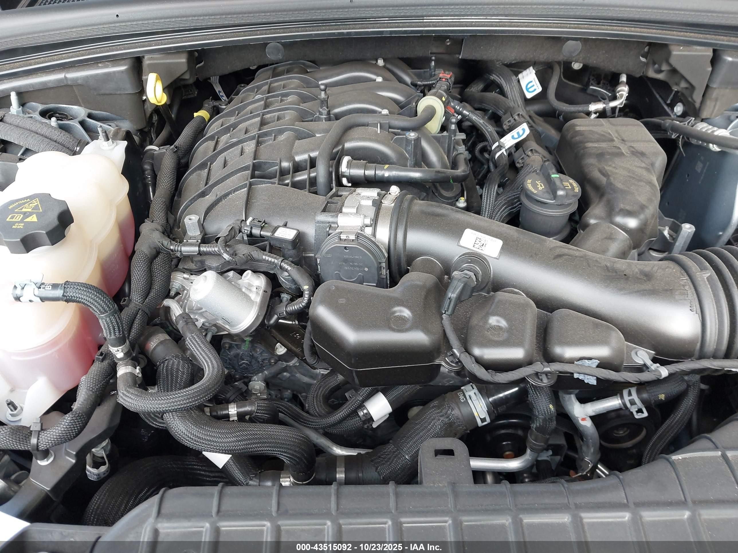 2024 Jeep Grand Cherokee L Laredo X 4x4 Черный vin: 1C4RJKAGXR8618842