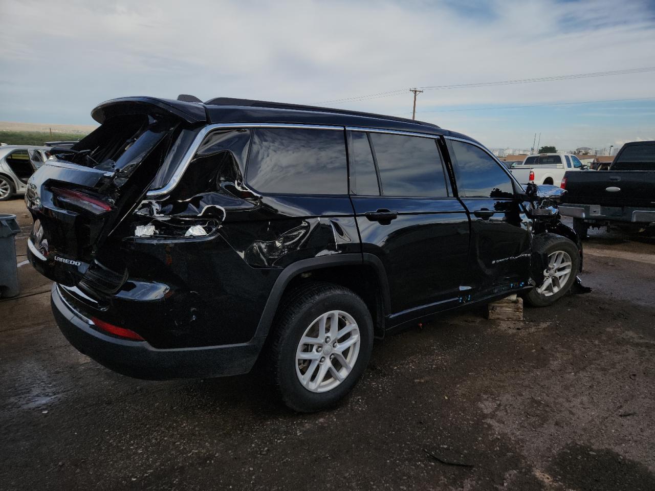 2025 Jeep Grand Cherokee L Laredo Черный vin: 1C4RJKAGXS8686421