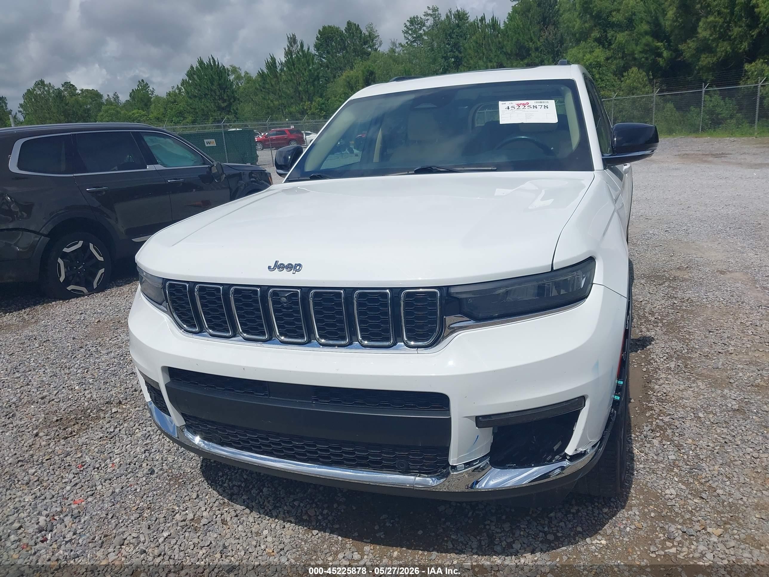 2021 Jeep Grand Cherokee L Limited 4x4 White vin: 1C4RJKBG0M8107342