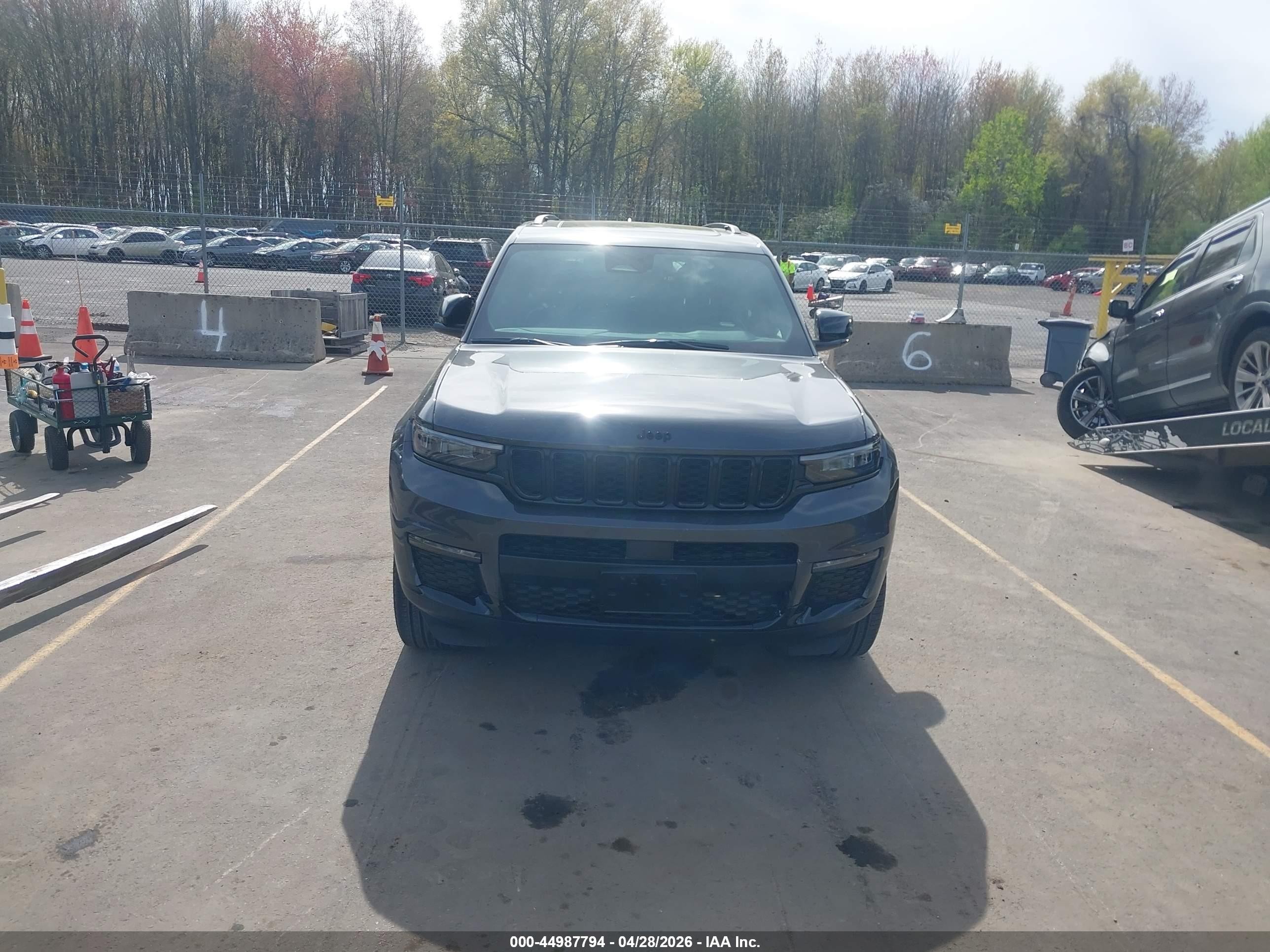 2025 Jeep Grand Cherokee L Limited 4x4 Gray vin: 1C4RJKBG1S8768519